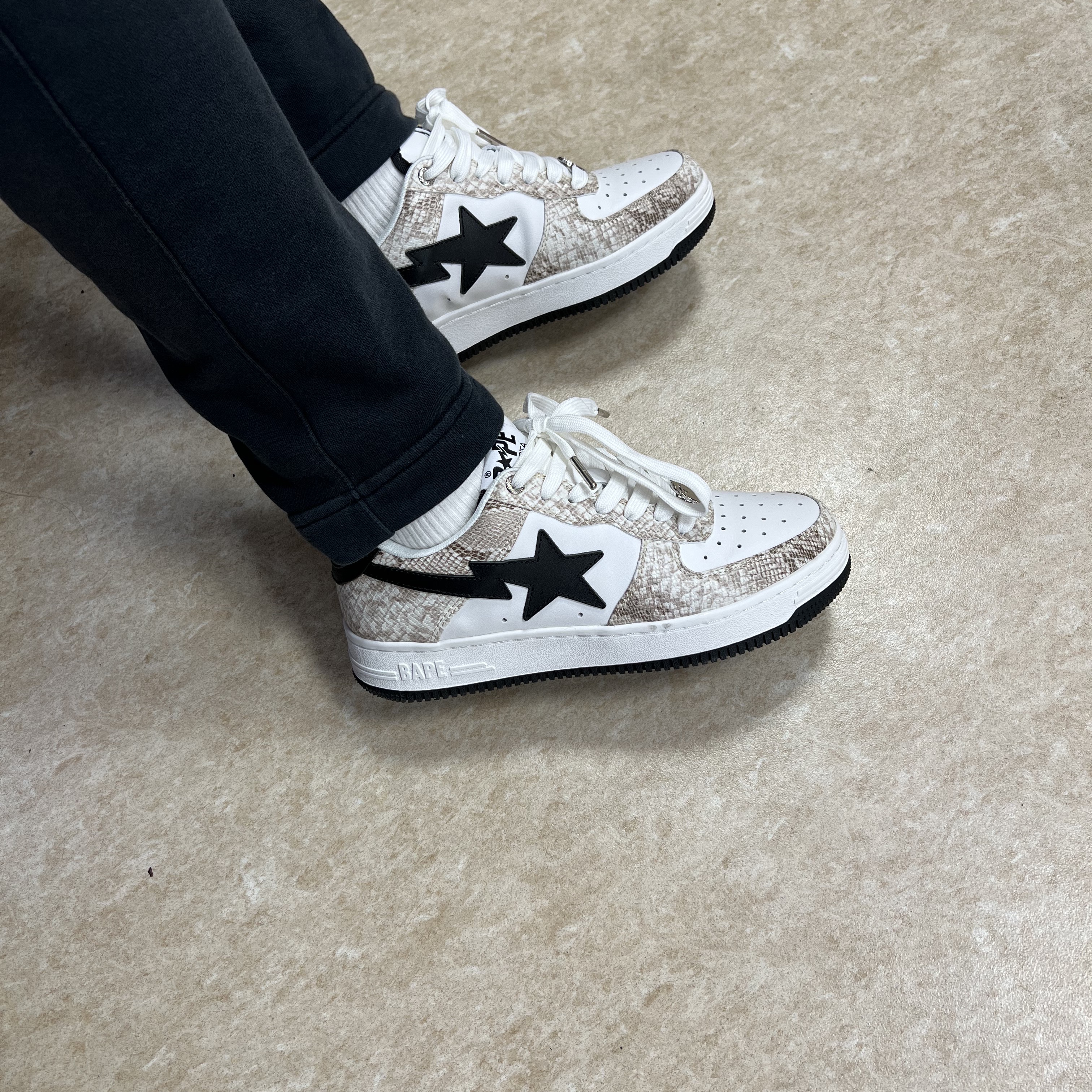 BAPE Snake Bape Sta Low M1 Beige 착용 스타일 - 2