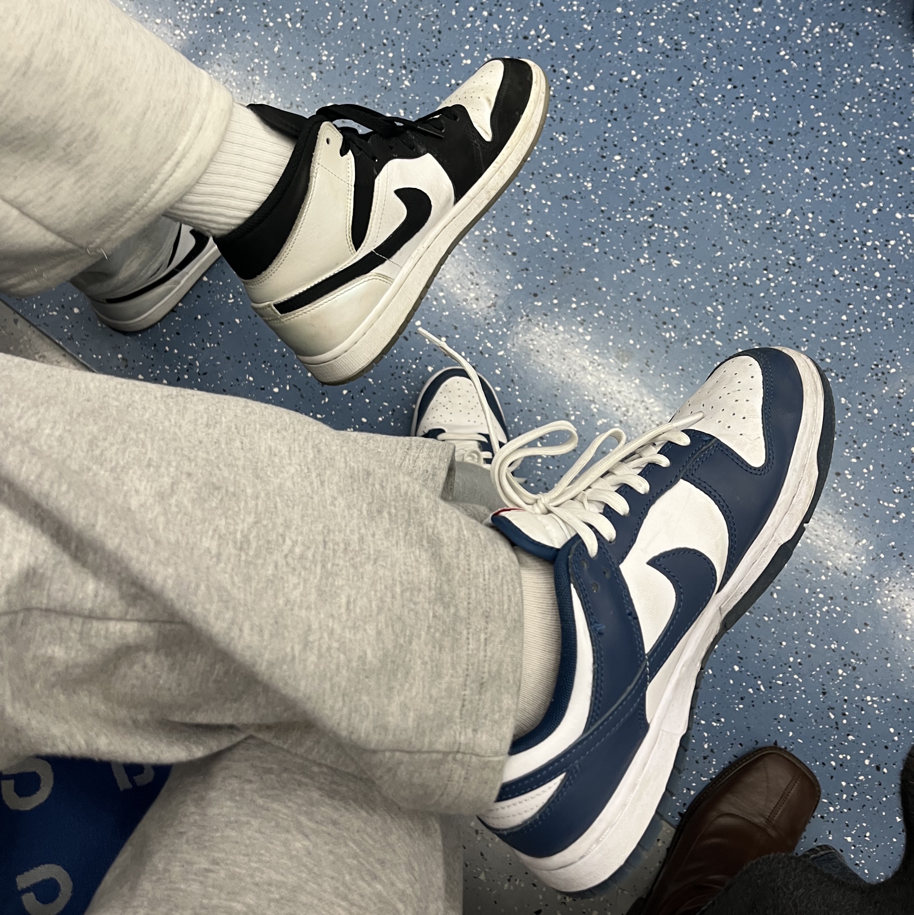 Jordan 1 Mid SE Diamond, Nike Dunk Low Retro Valerian Blue 착용 스타일