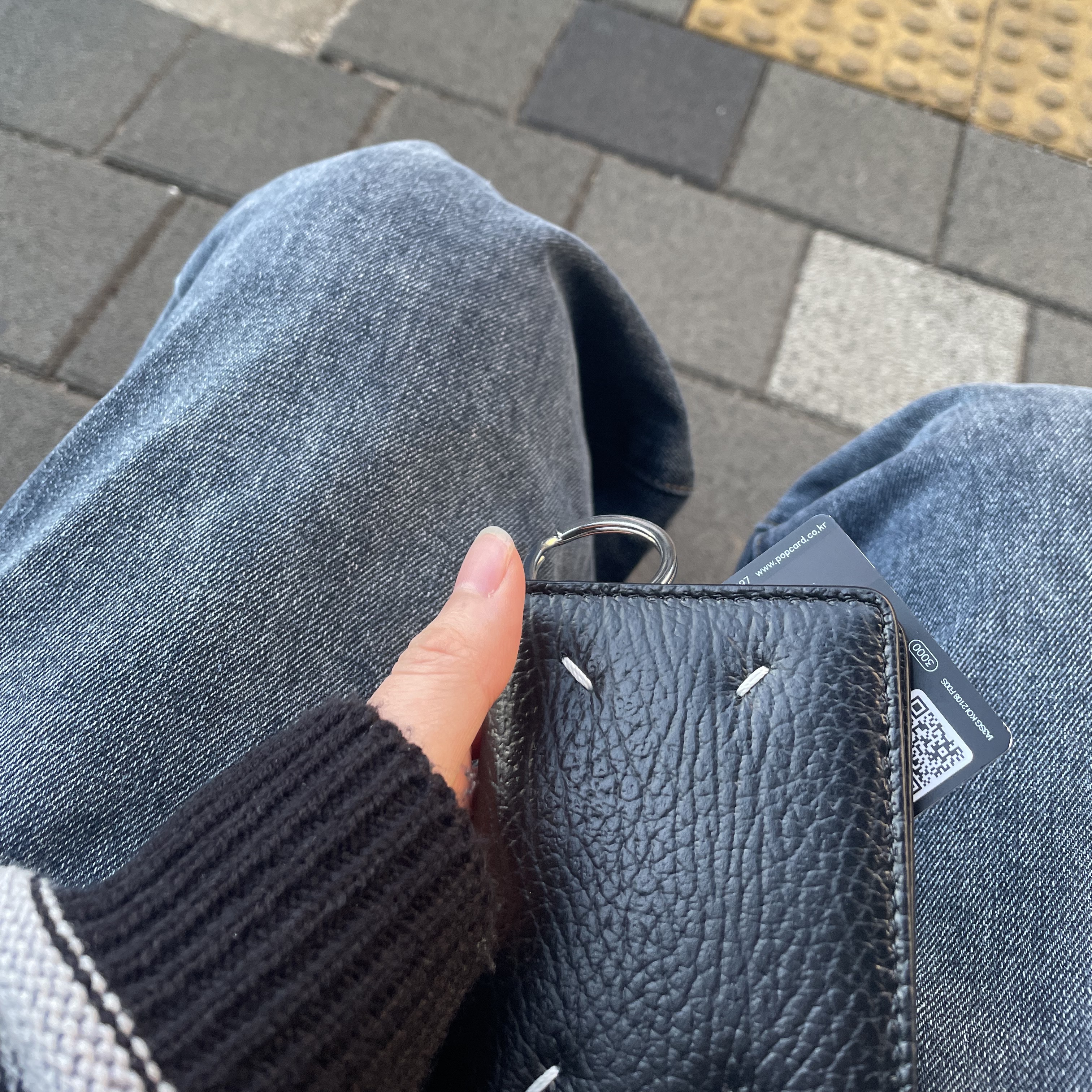 Maison Margiela Keyring Wallet Black, Nike Dunk Low Retro SE Jackpot Grey Fog 착용 스타일