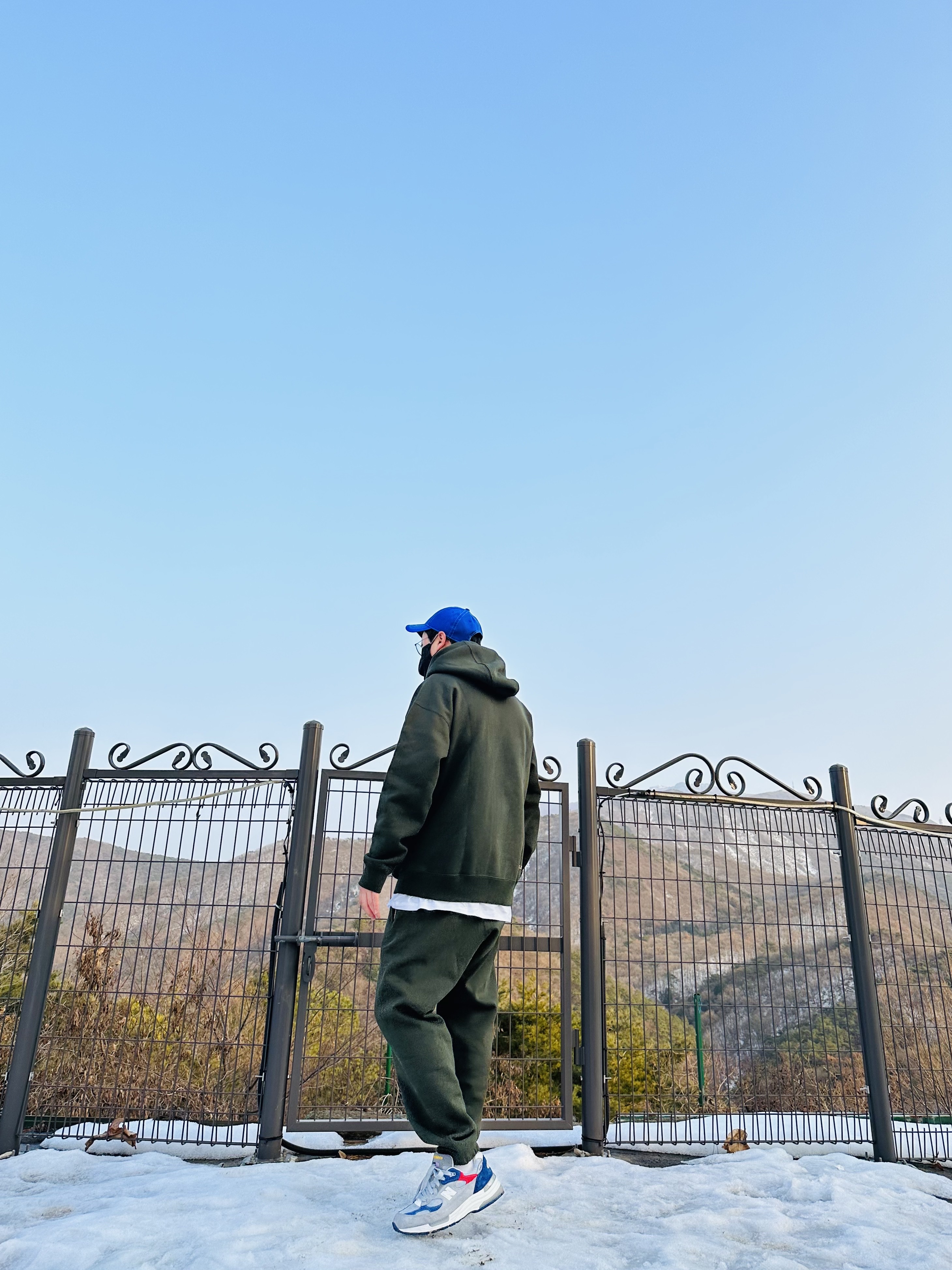Nike x Billie Eilish NRG Fleece Pants Sequoia - Asia, Nike x Billie Eilish NRG Fleece Hoodie Sequoia - US/EU 착용 스타일 - 3