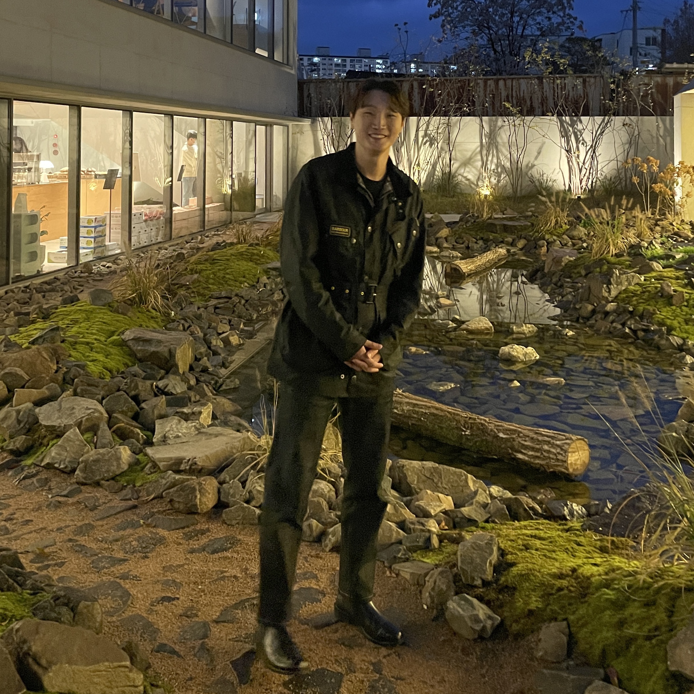 Barbour International Original Wax Jacket Black 착용 스타일 - 1
