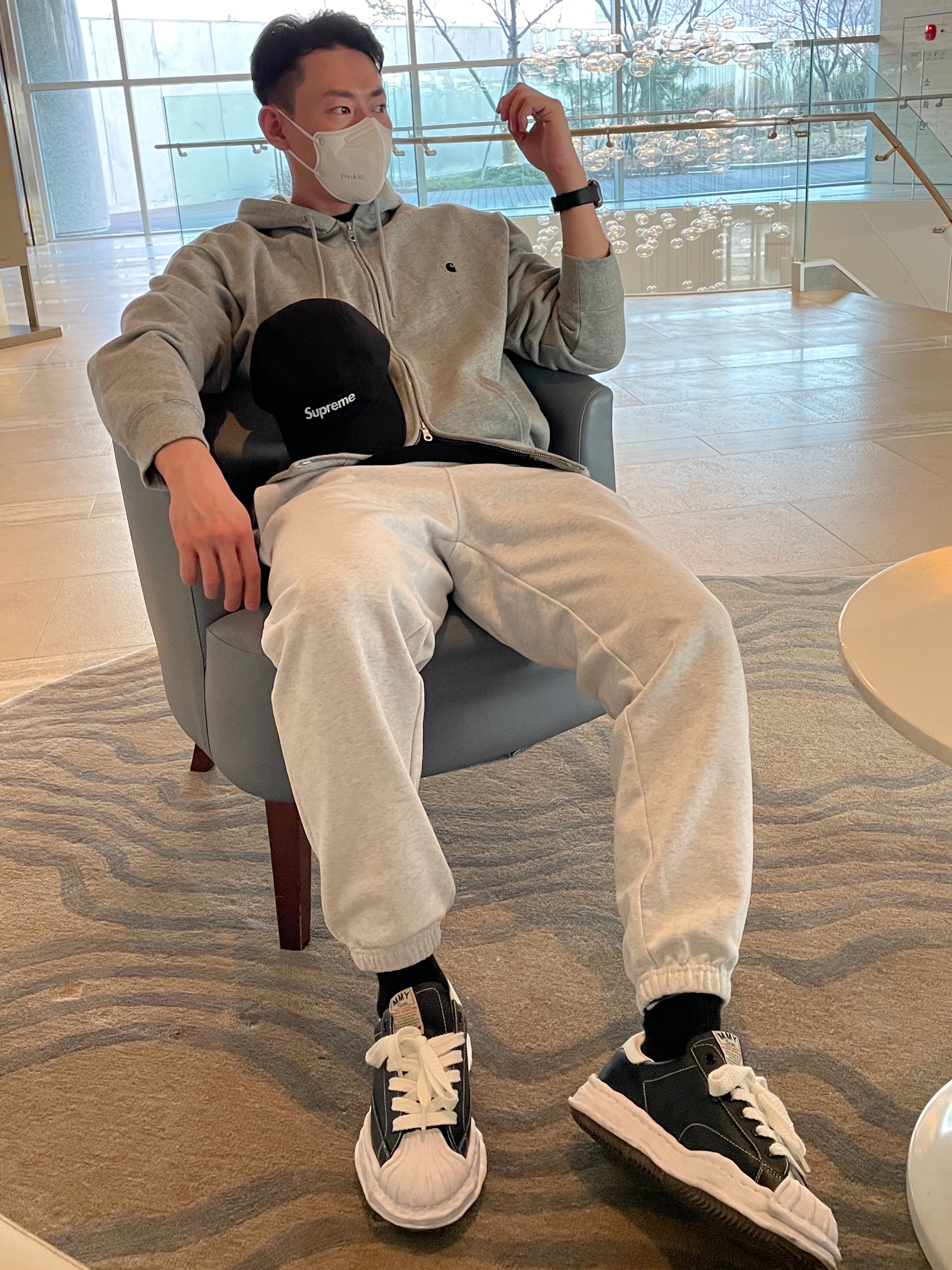 Maison Mihara Yasuhiro Blakey OG Sole Leather Low-top Sneakers Black, Apple Watch Hermes Series 7 45mm Silver Stainless Steel Case with Single Tour Deployment Buckle Noir (Korean Ver.) 착용 스타일 - 1