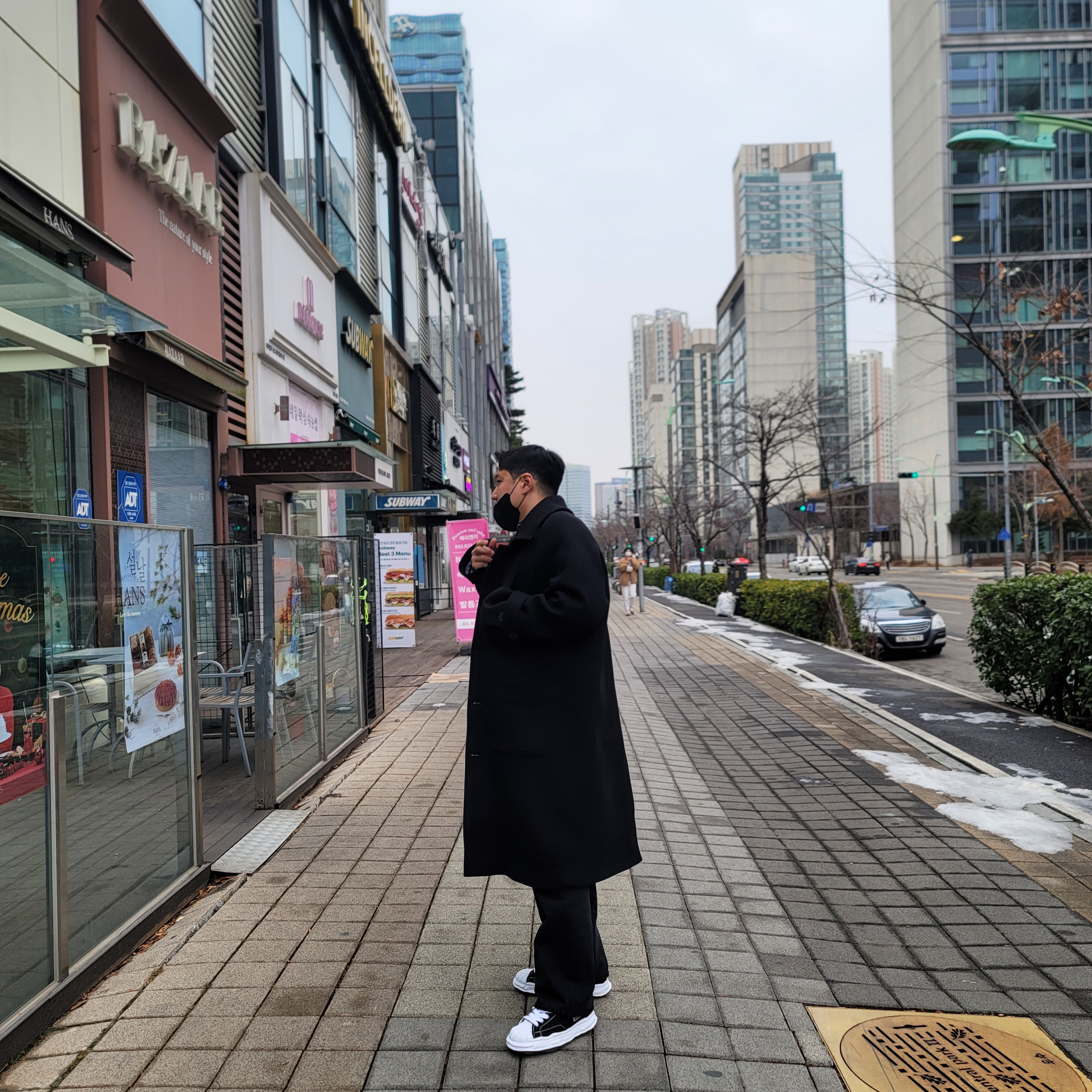 Maison Mihara Yasuhiro Blakey OG Sole Canvas Low-top Sneakers Black White, Undermycar Legion.02 Balmacaan Oversized Wool Coat Black 착용 스타일