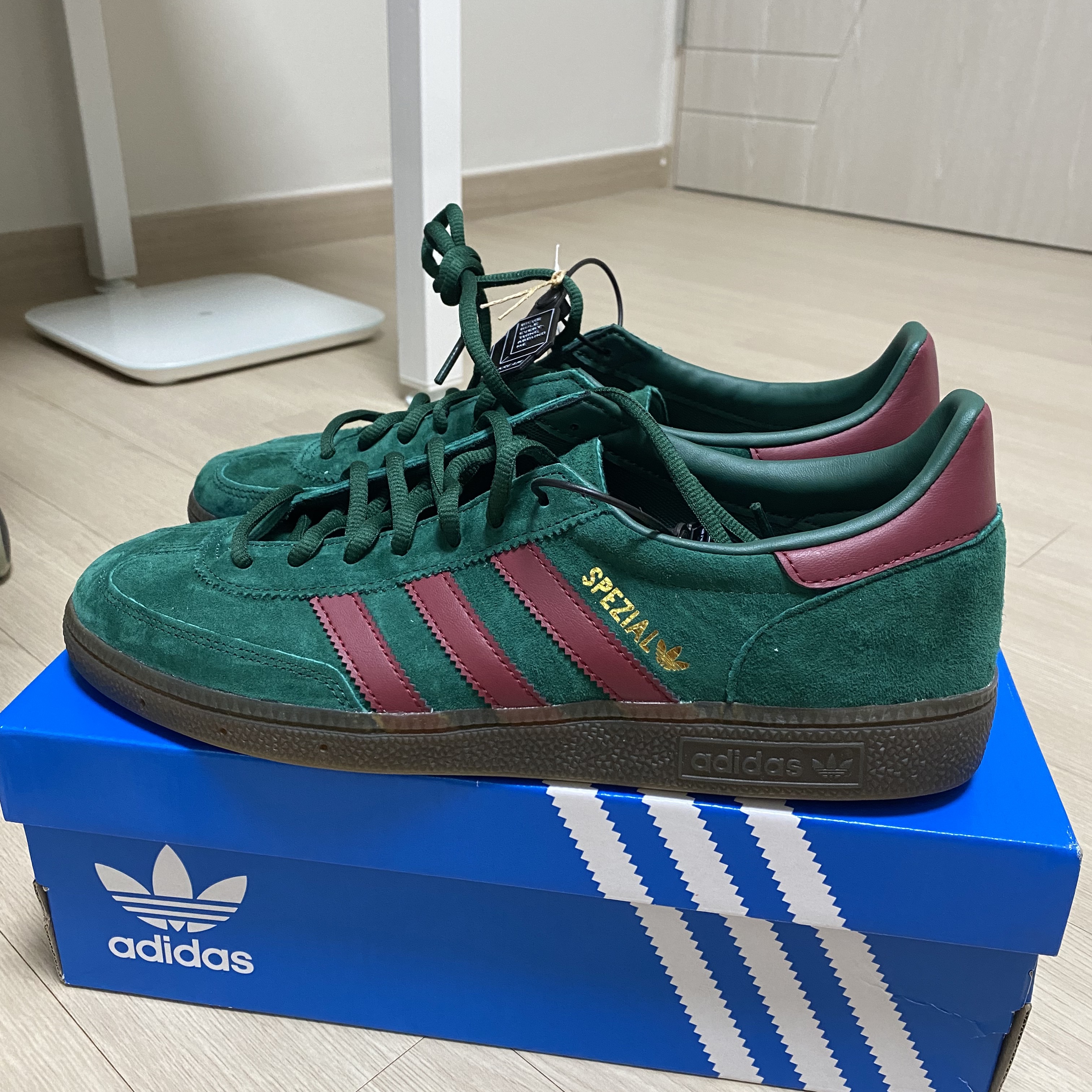 Adidas Spezial Handball Collegiate Green 착용 스타일 - 2