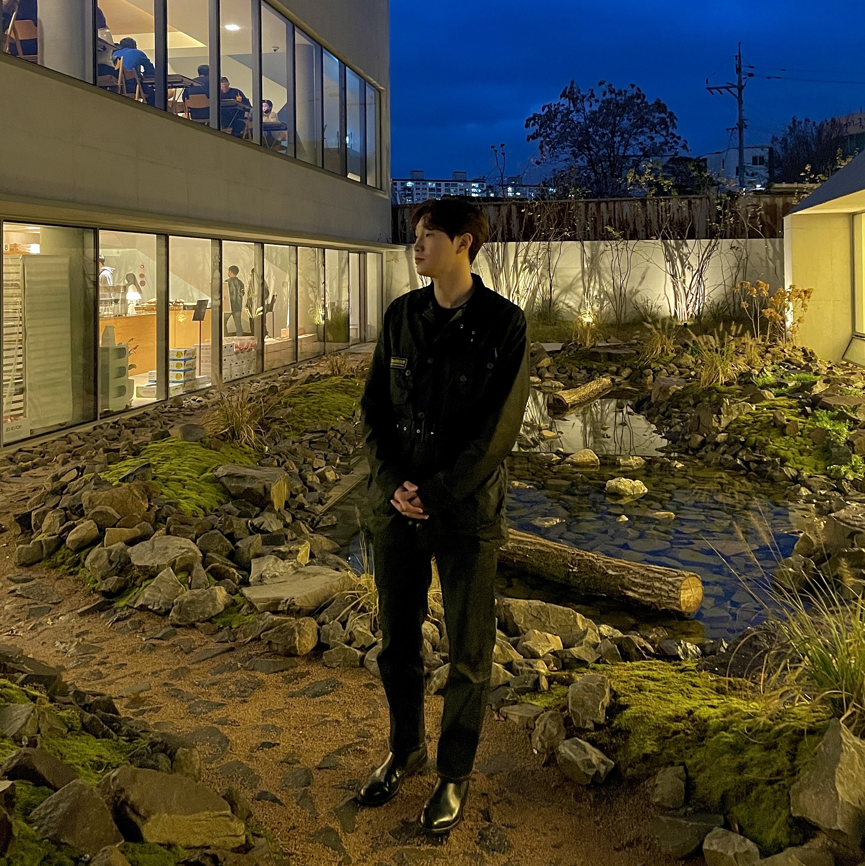 Barbour International Original Wax Jacket Black 착용 스타일 - 2