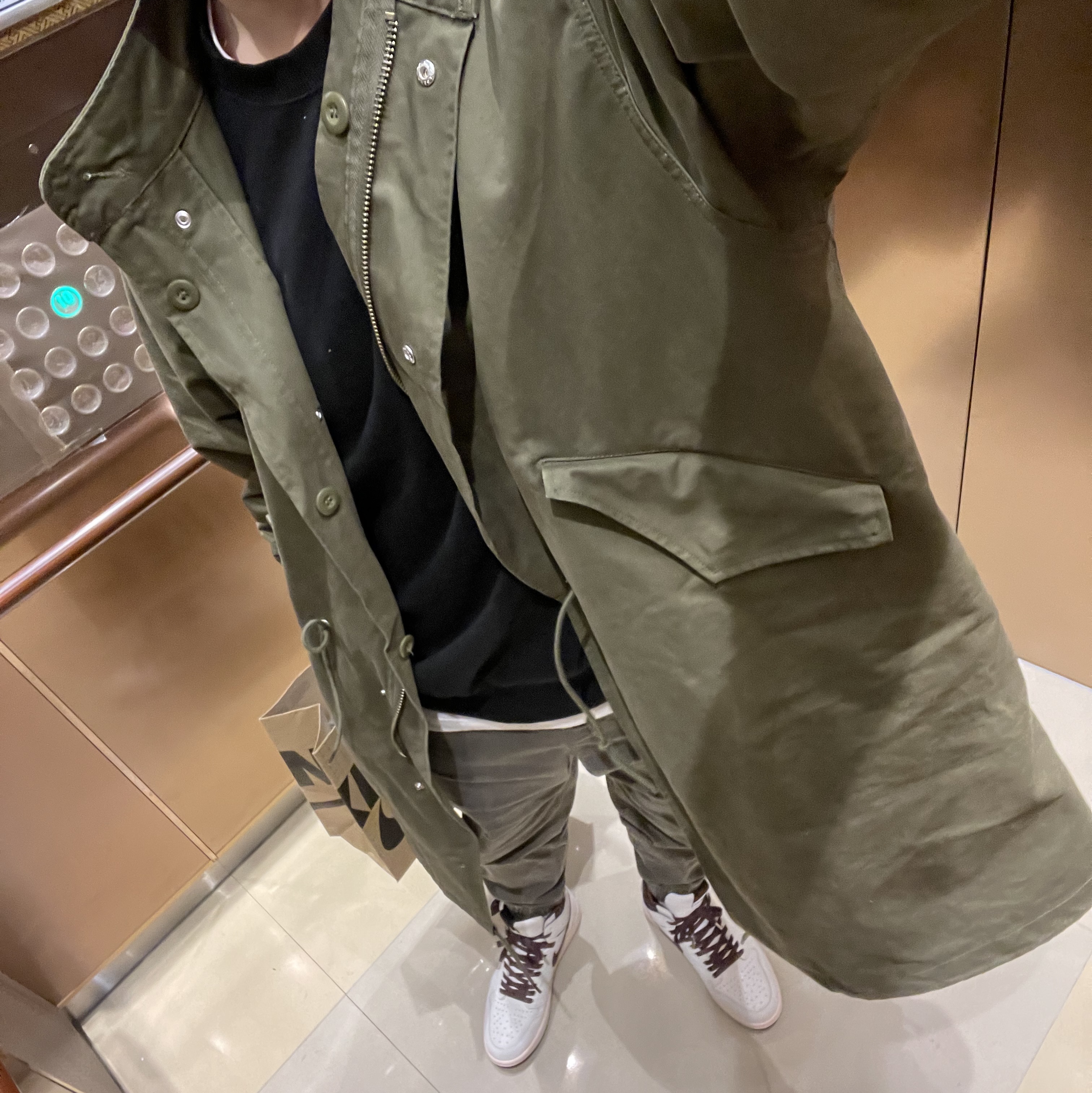 Jordan 1 x A Ma Maniere Retro High OG SP Sail and Burgundy 착용 스타일 - 4