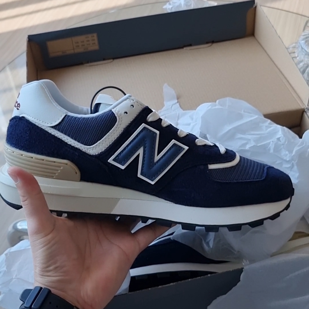 New Balance 574 Legacy Navy 착용 스타일
