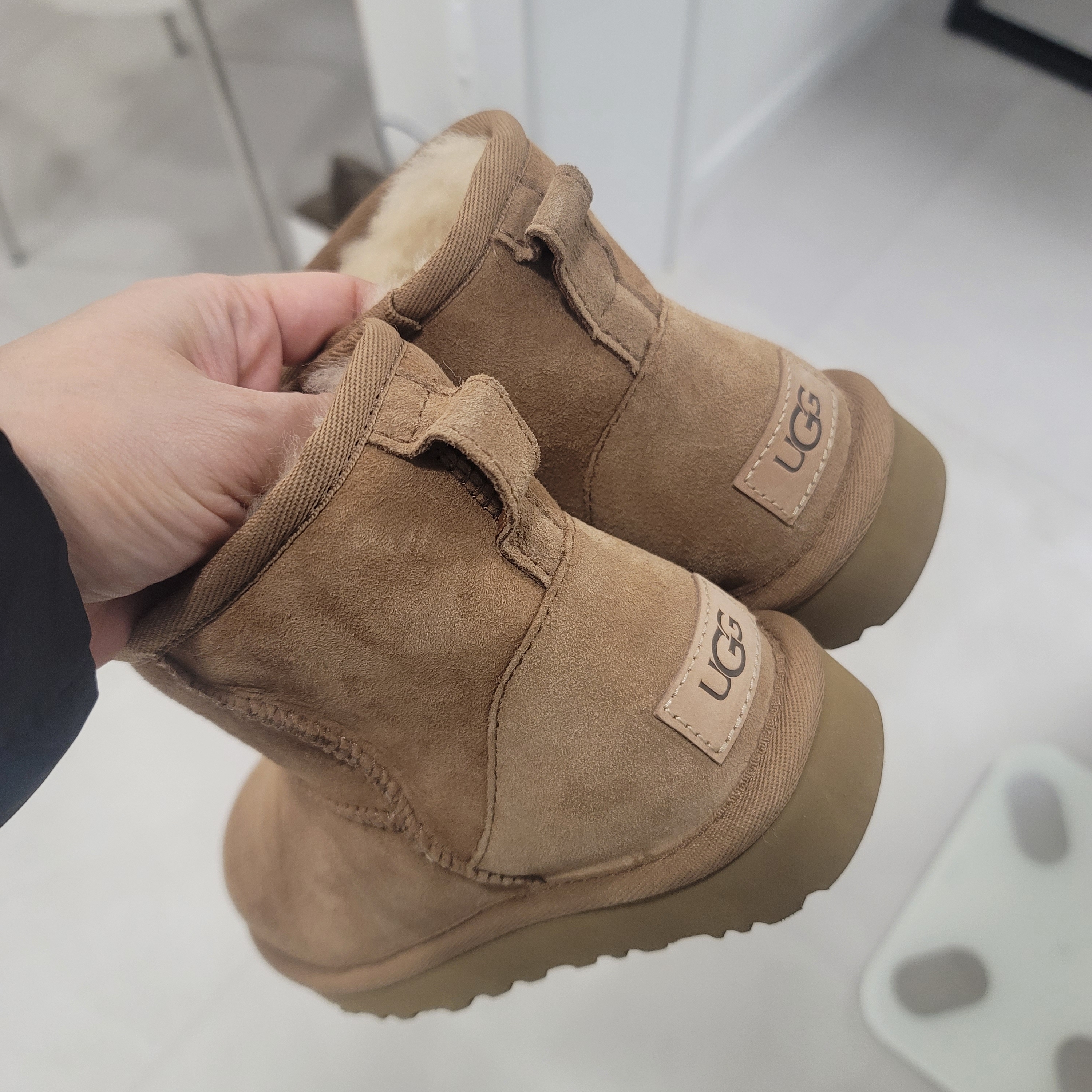 (W) UGG Classic Mini II Boots Chestnut 착용 스타일