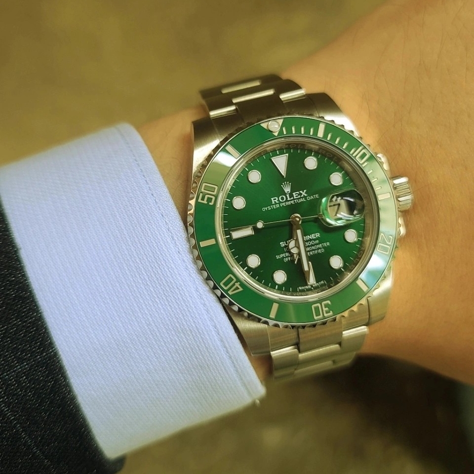 Rolex Submariner Date 40mm 116610LV Green Oyster 착용 스타일 - 1