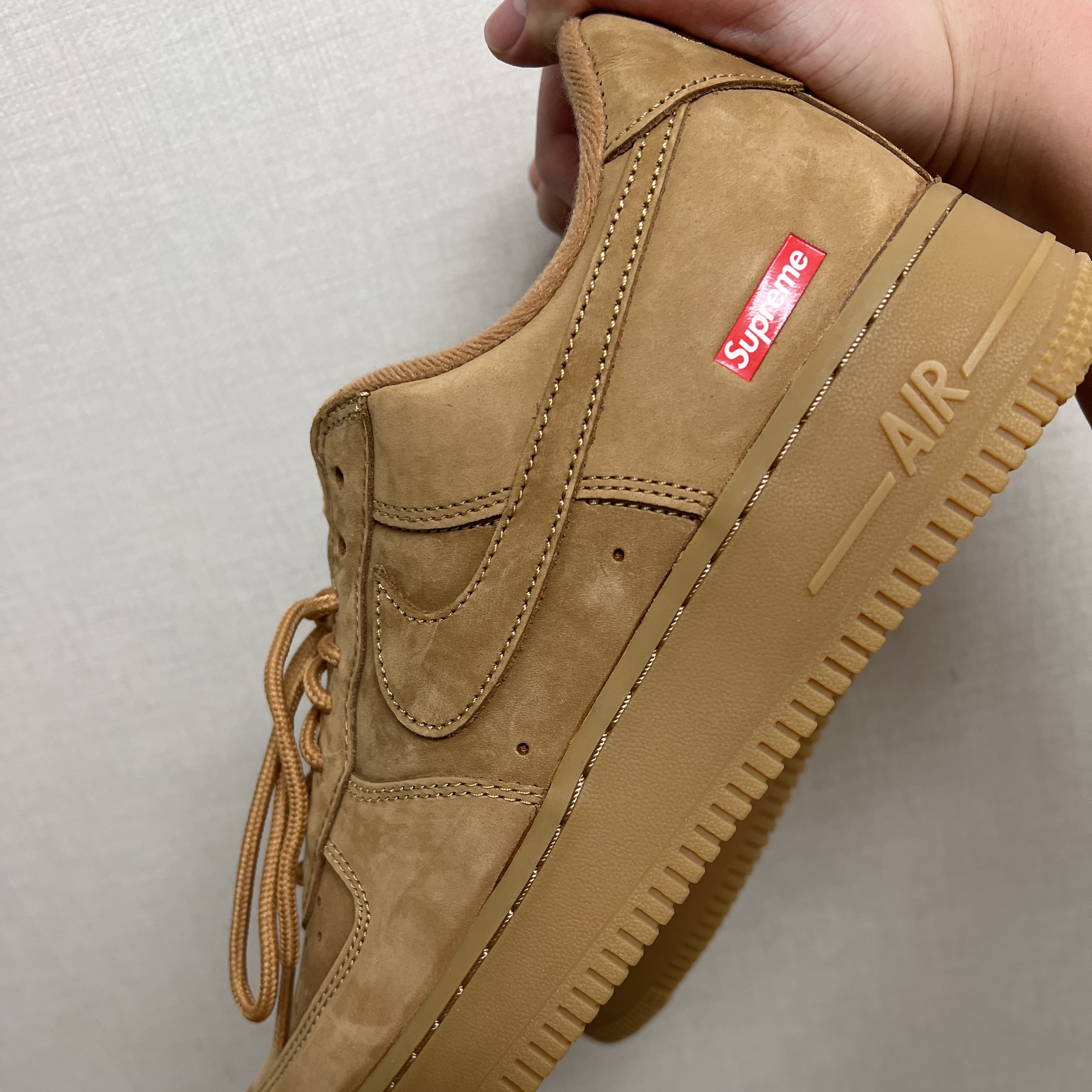 Nike x Supreme Air Force 1 Low Flax 착용 스타일