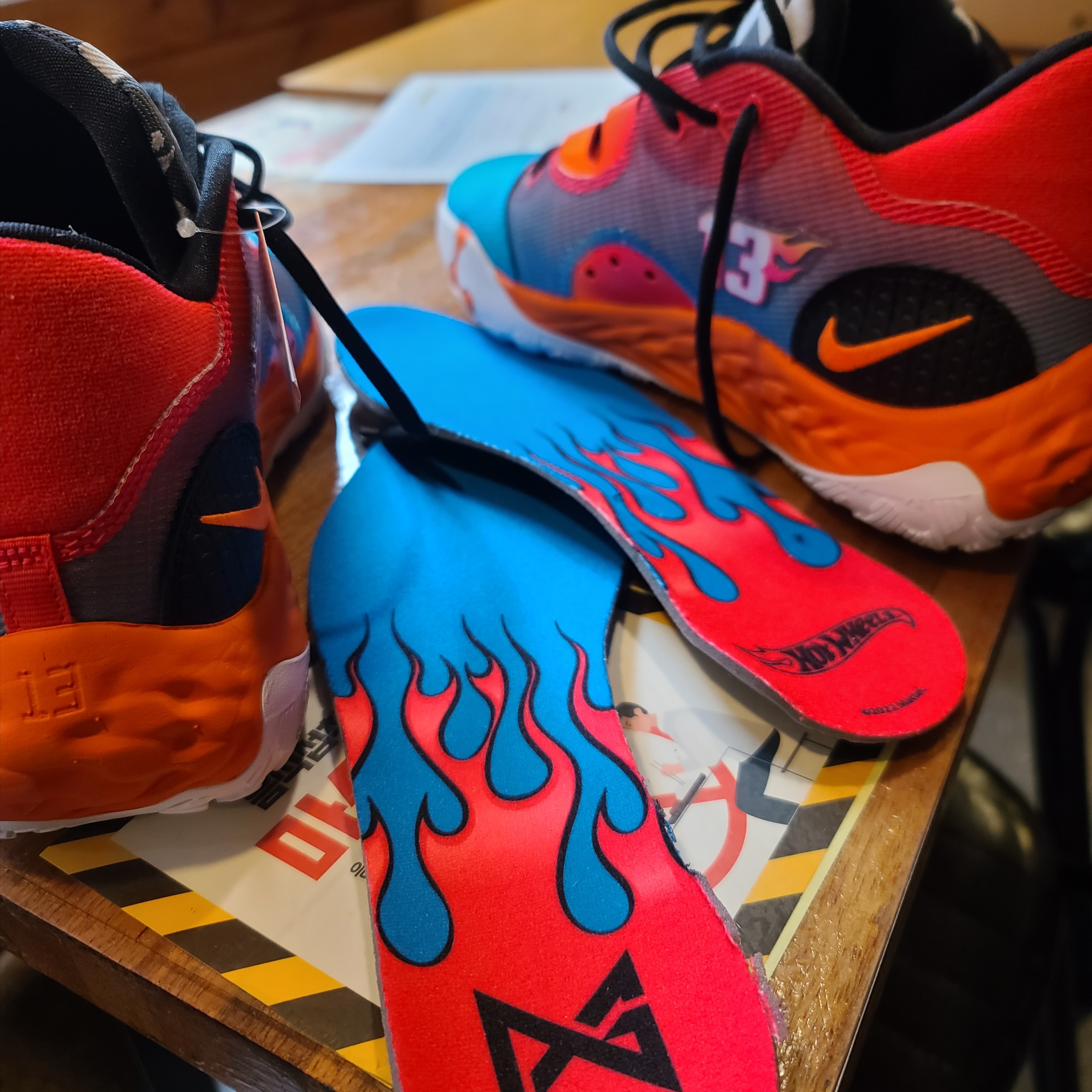 Nike x Hot Wheels PG 6 EP Siren Red 착용 스타일 - 1