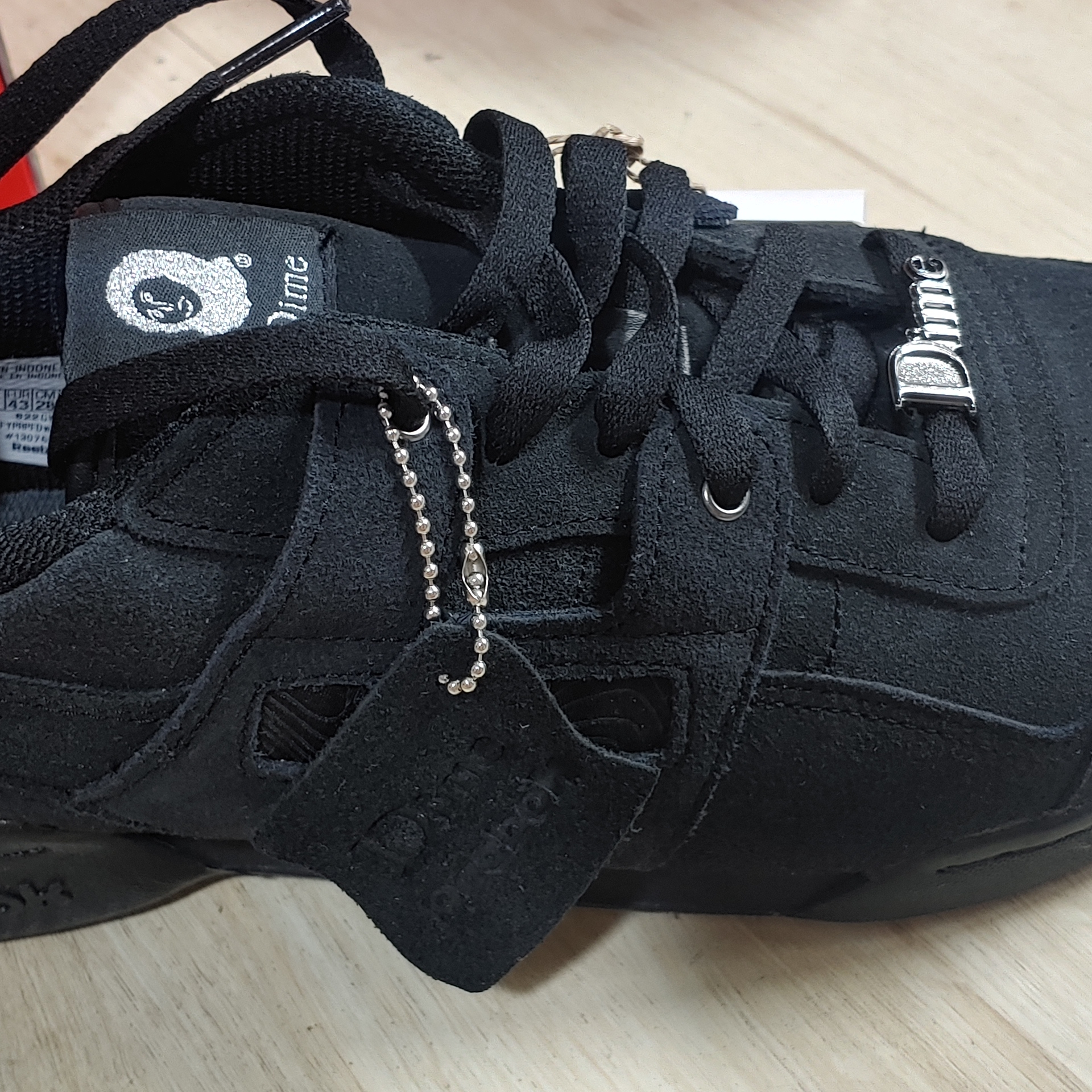 Reebok x Dime Workout Plus Core Black 착용 스타일
