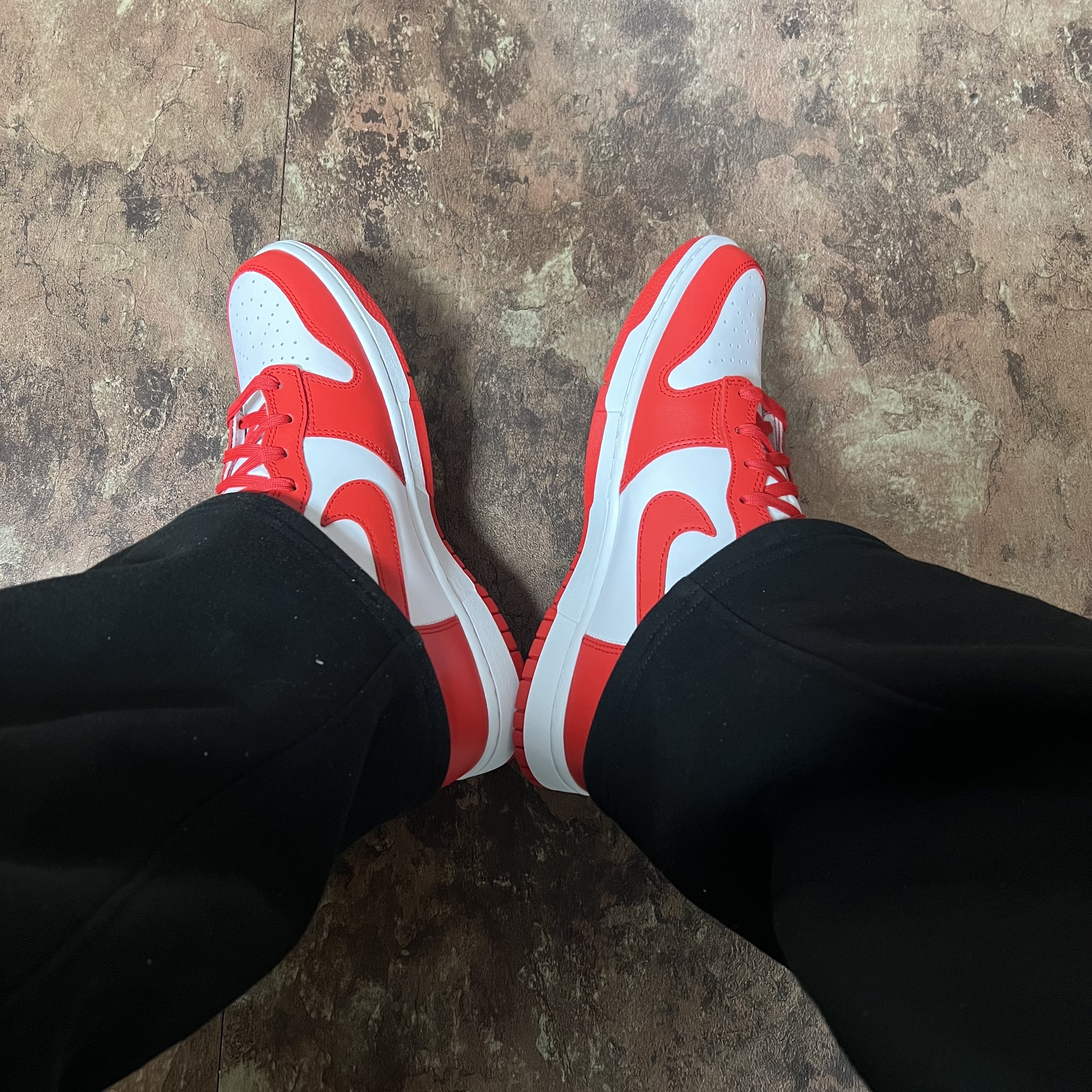 Nike Dunk High Retro Championship White and Red 착용 스타일