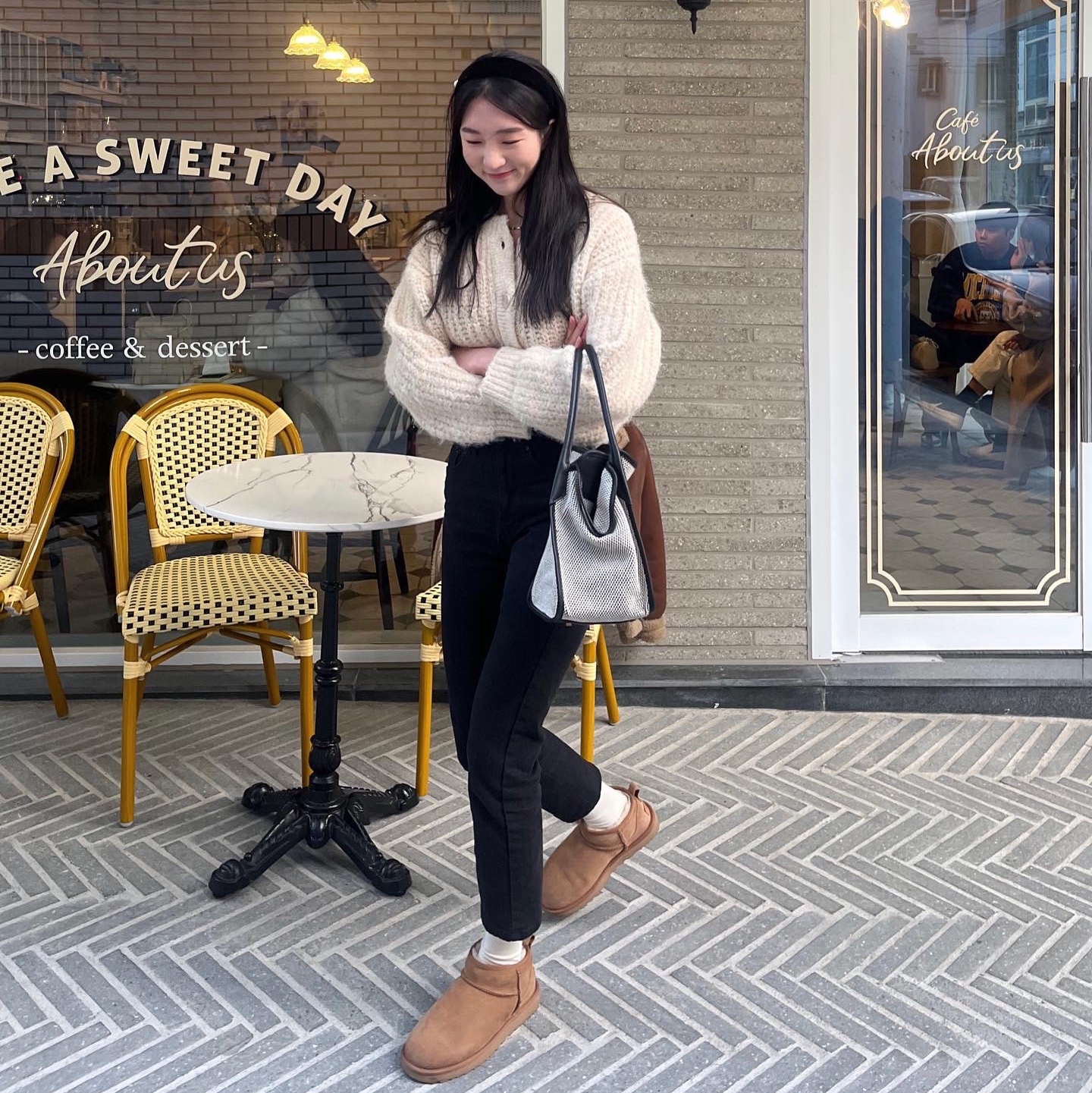 (W) UGG Classic Ultra Mini Boots Chestnut 착용 스타일