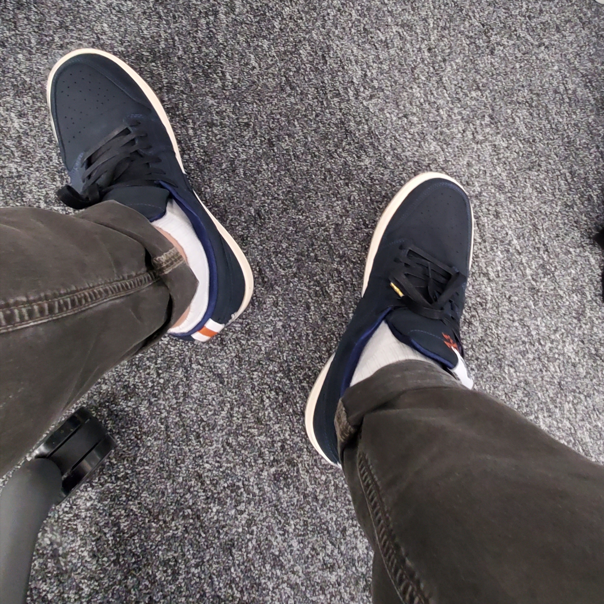 Jordan 1 x Eastside Golf Low Midnight Navy 착용 스타일