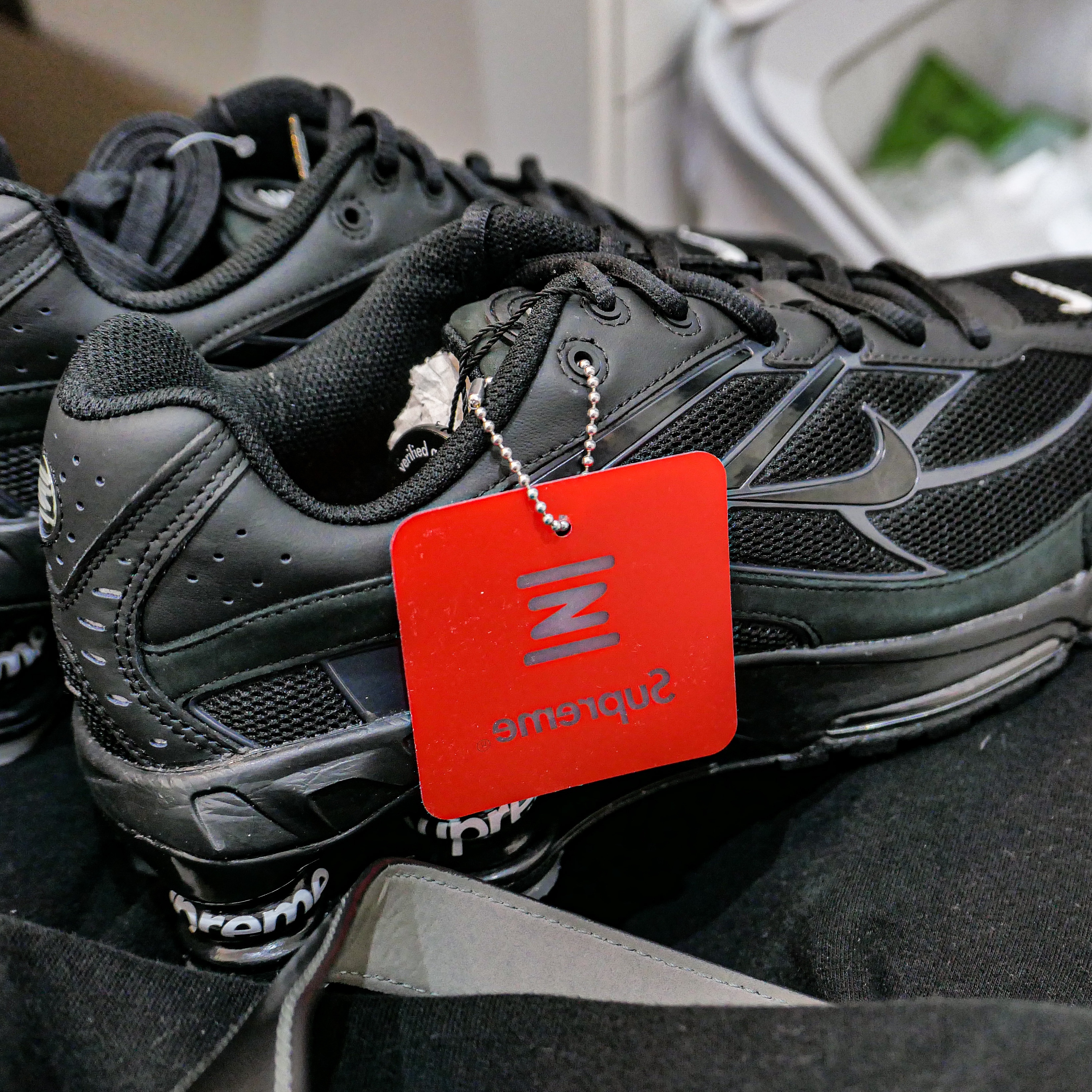 Nike x Supreme Shox Ride 2 SP Black 착용 스타일 - 5