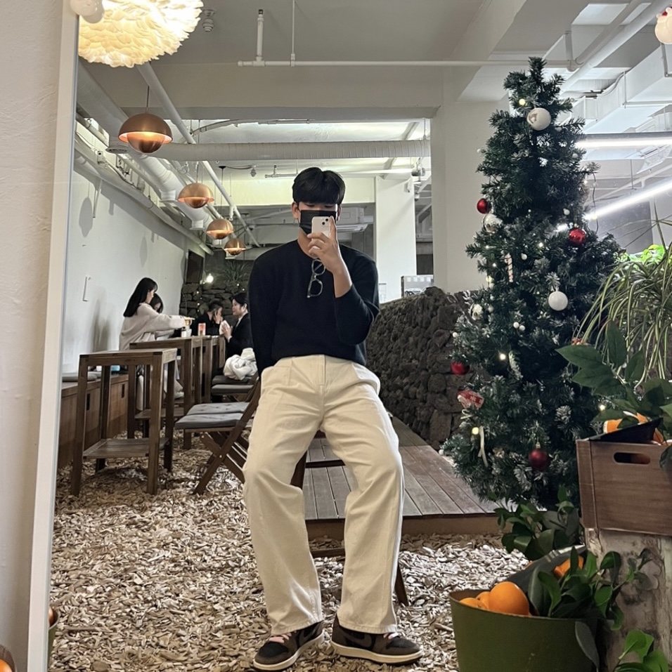 Jordan 1 x Travis Scott Retro Low OG SP Mocha 착용 스타일