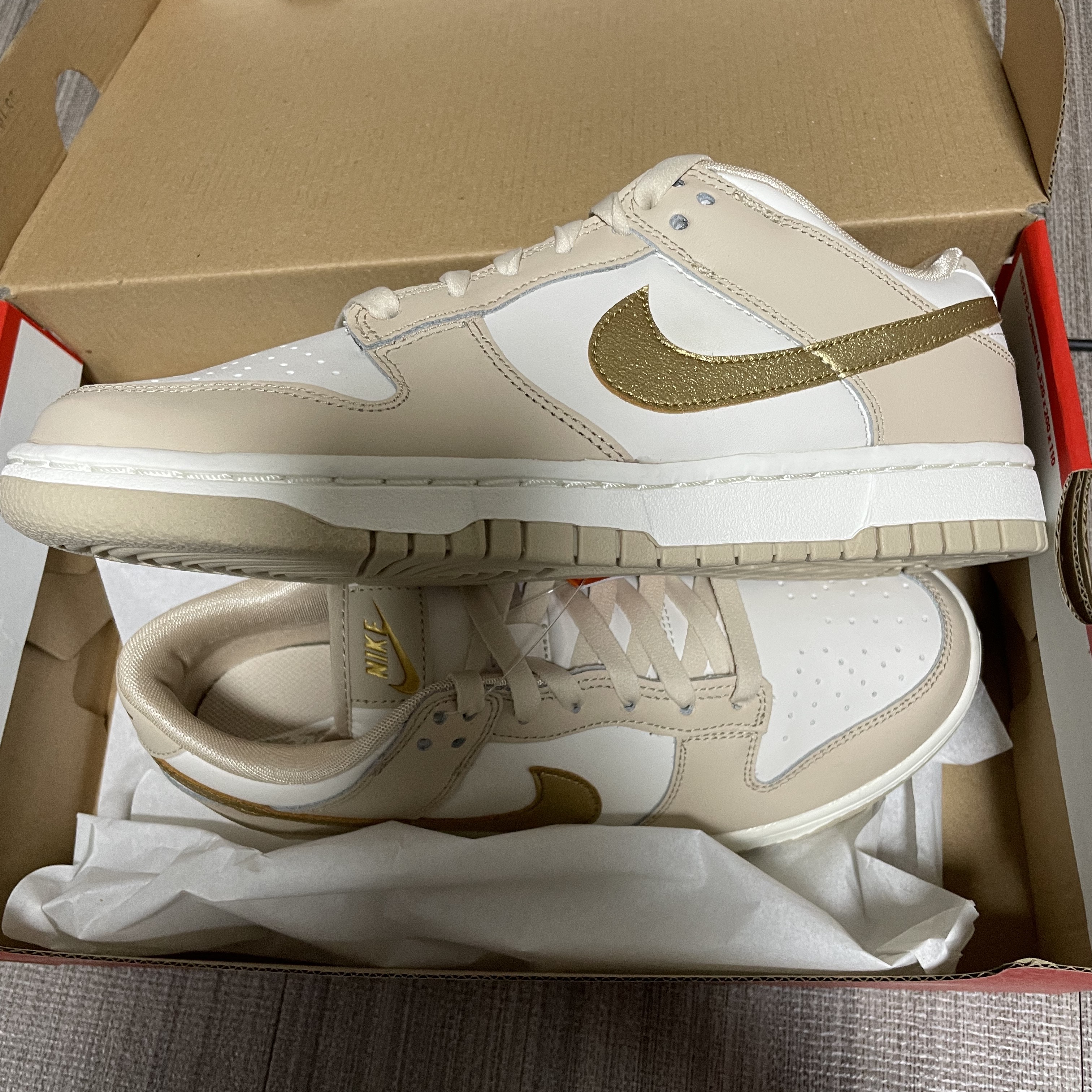 (W) Nike Dunk Low Sanddrift Metallic Gold 착용 스타일