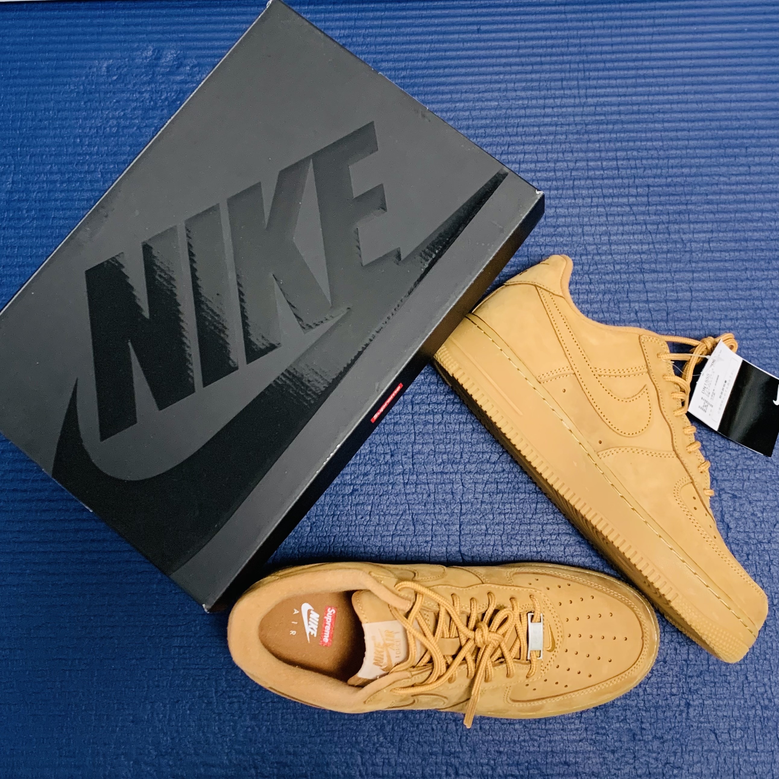 Nike x Supreme Air Force 1 Low Flax 착용 스타일 - 1