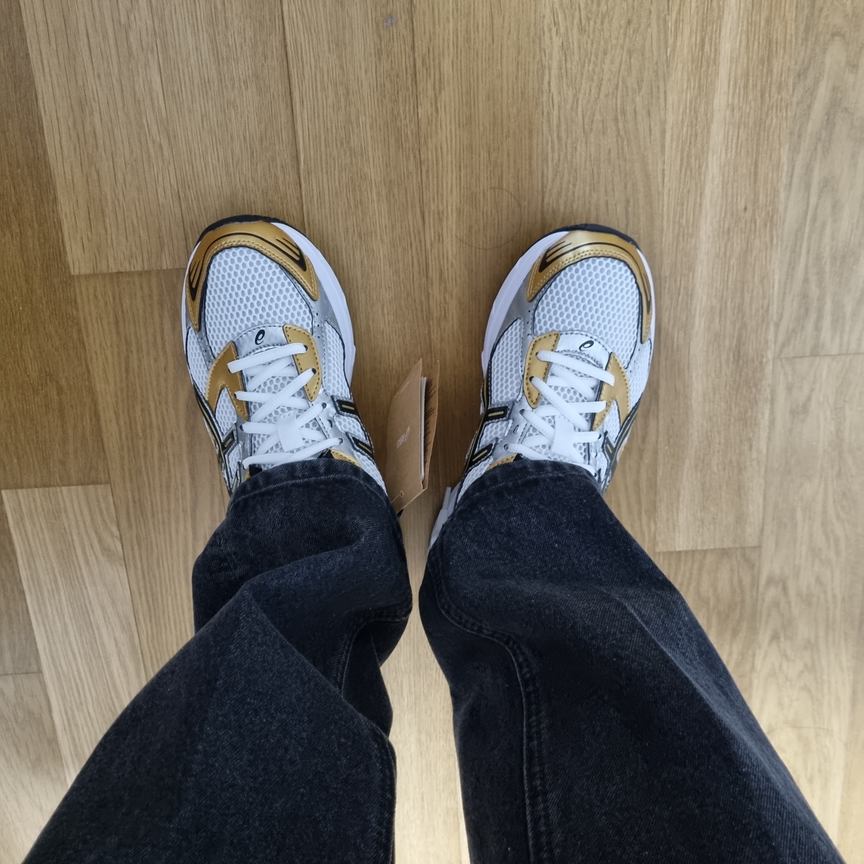 Asics Gel-1130 White Pure Gold 착용 스타일 - 4