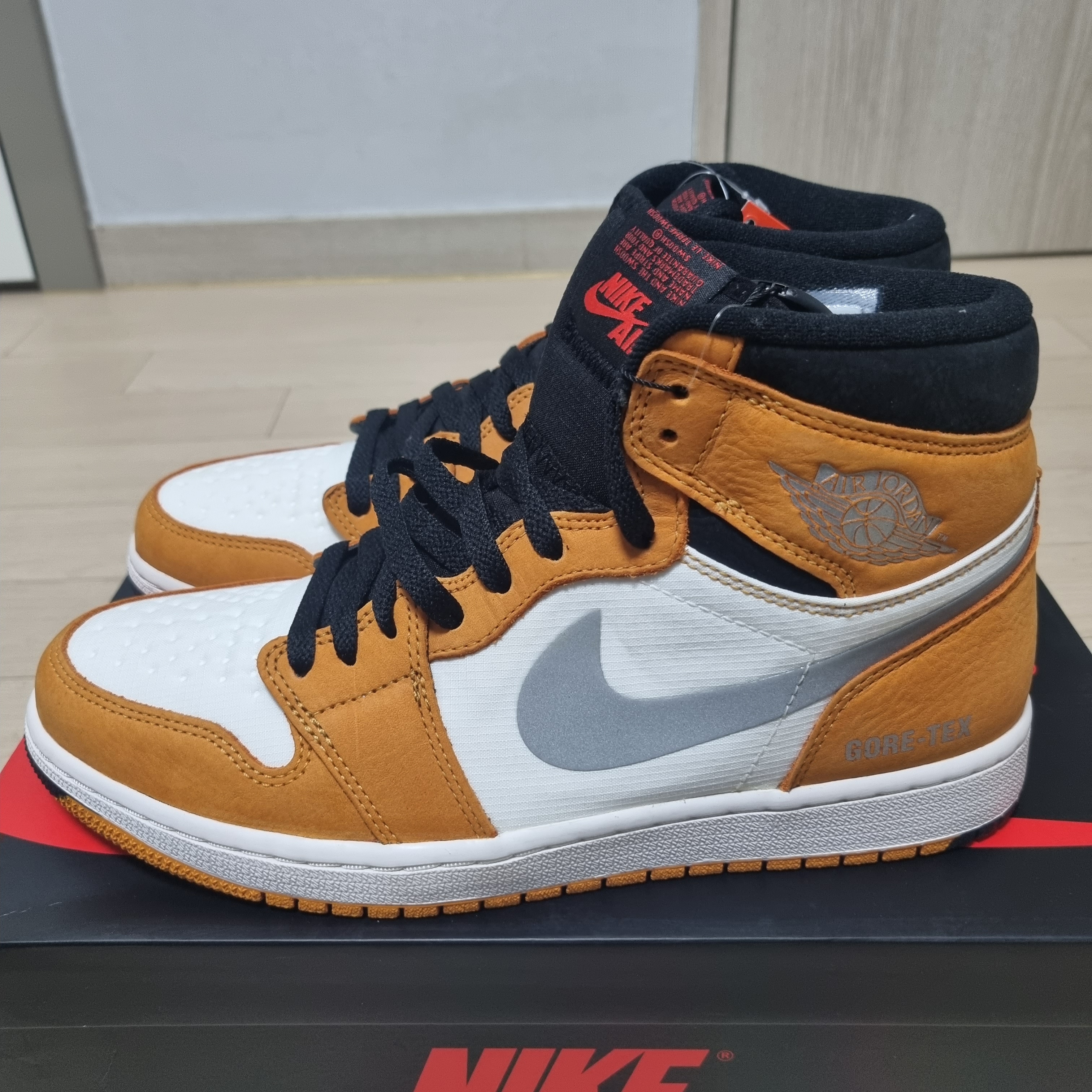 Jordan 1 Element Gore-Tex Light Curry 착용 스타일 - 1