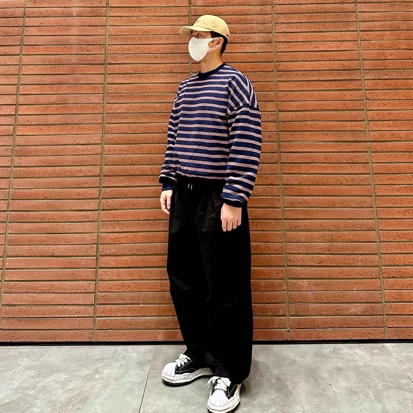 Maison Mihara Yasuhiro Blakey OG Sole Canvas Low-top Sneakers Black White 착용 스타일 - 2