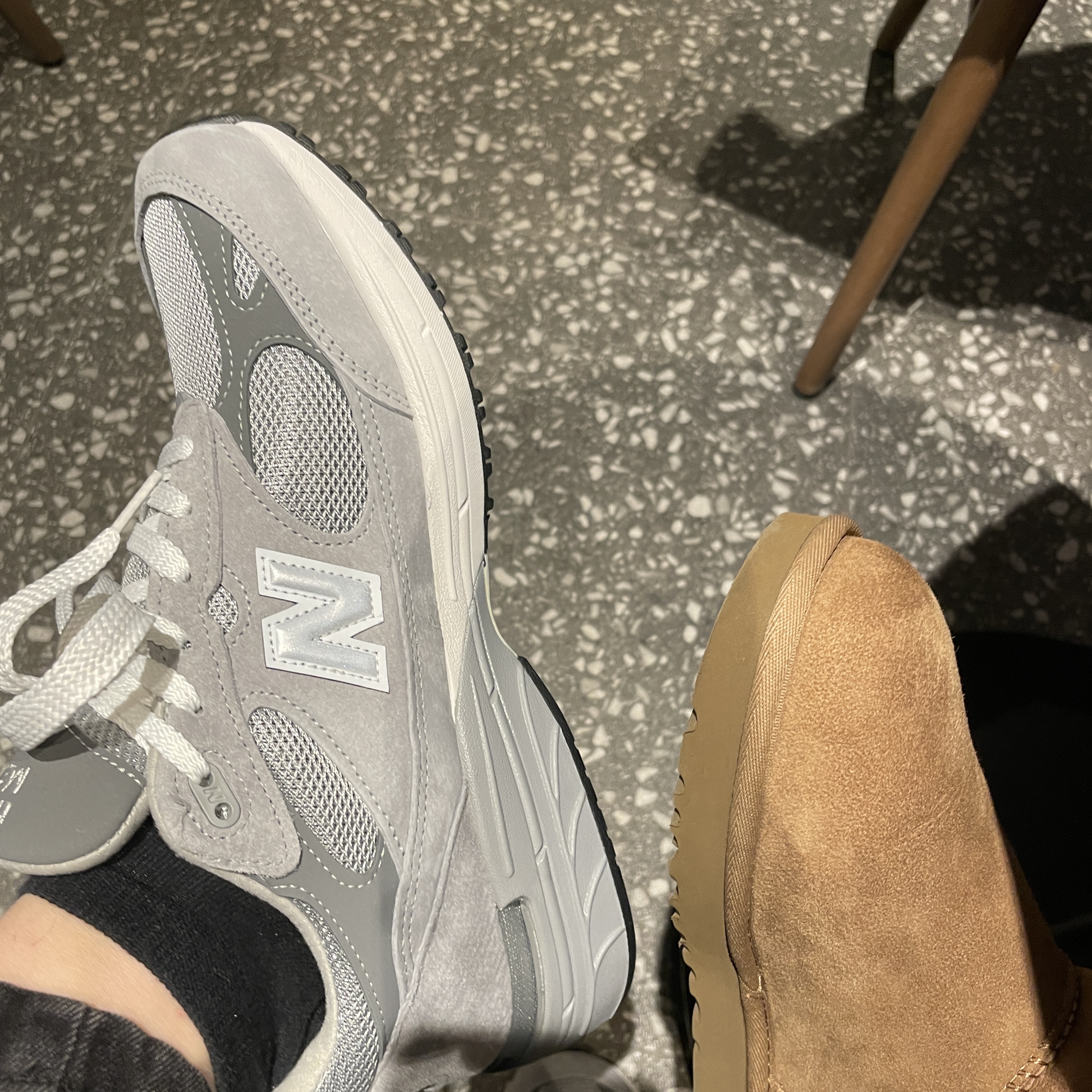 New Balance 993 Made in USA Grey - D Standard, (W) UGG Classic Short II Boots Chestnut 착용 스타일