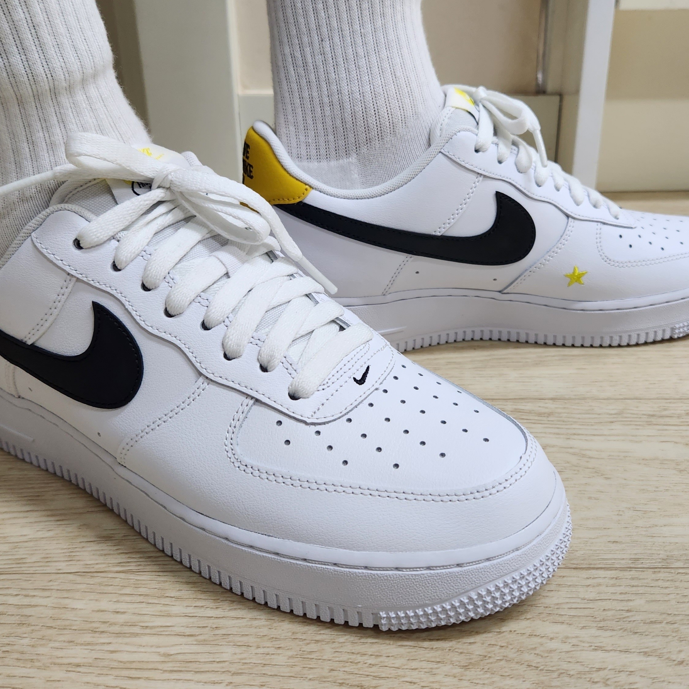 Nike Air Force 1 '07 LV8 2 Have a Nike Day 착용 스타일 - 3