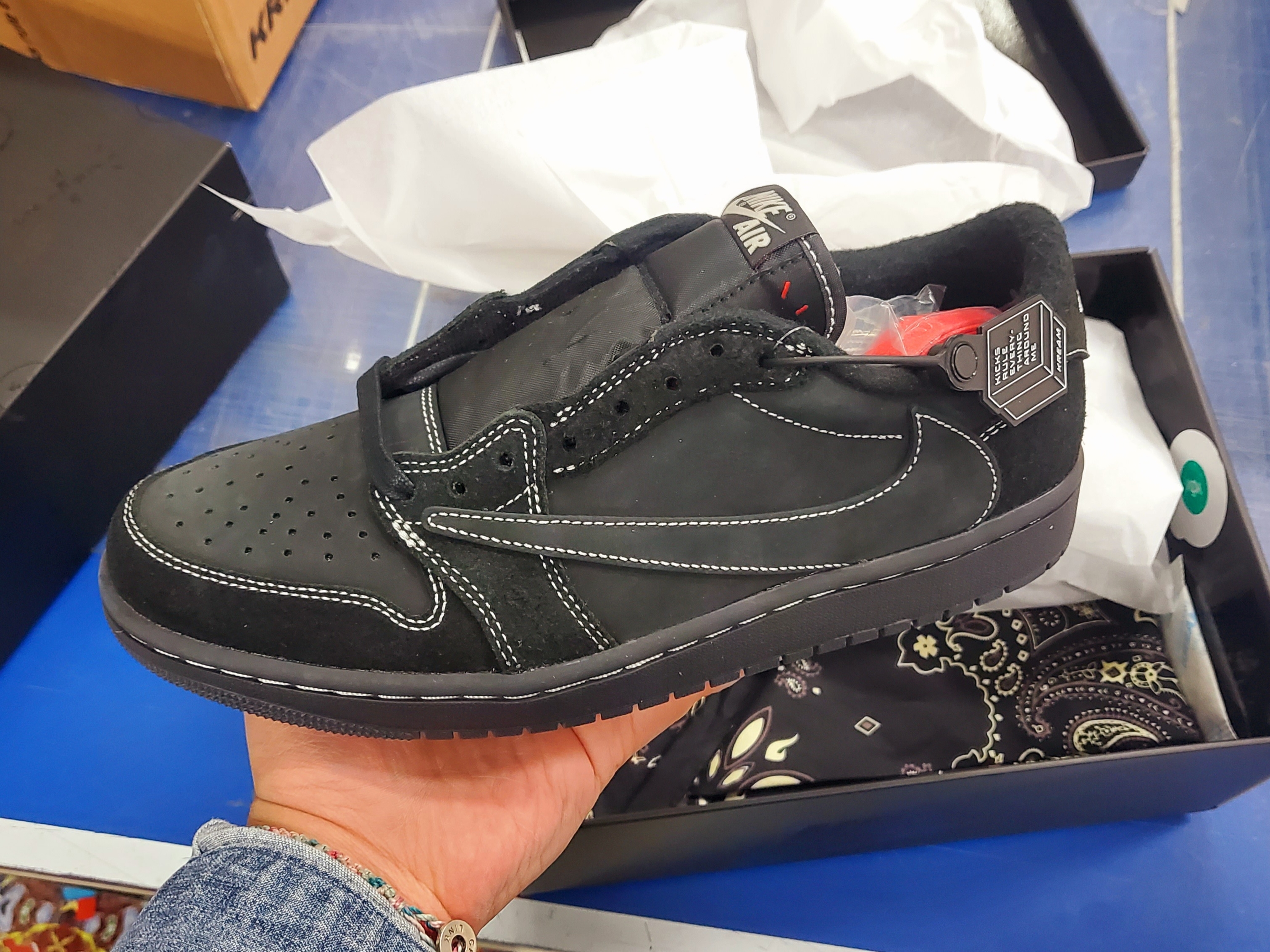 Jordan 1 x Travis Scott Retro Low OG SP Black Phantom 착용 스타일
