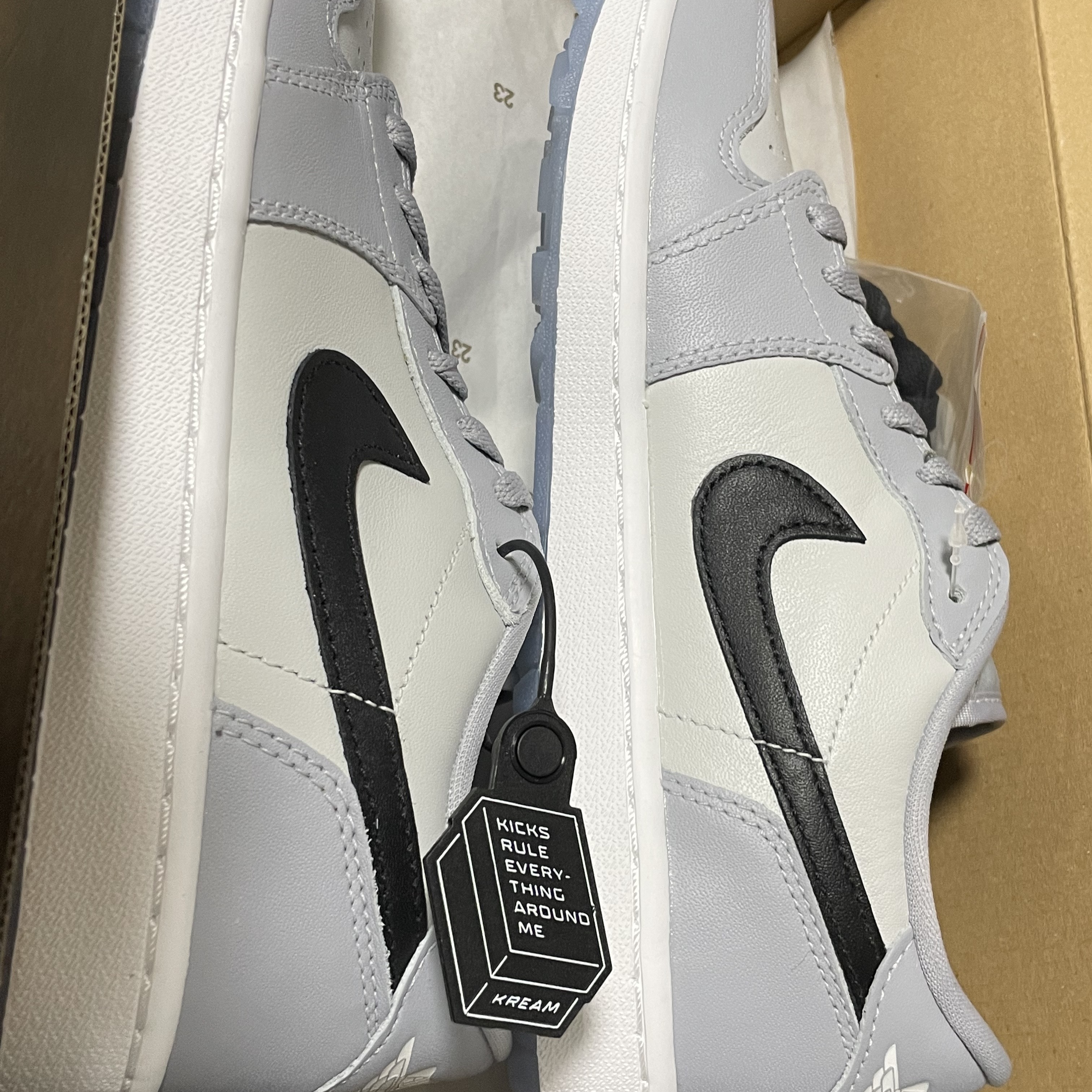 Jordan 1 Low Golf Wolf Grey 착용 스타일