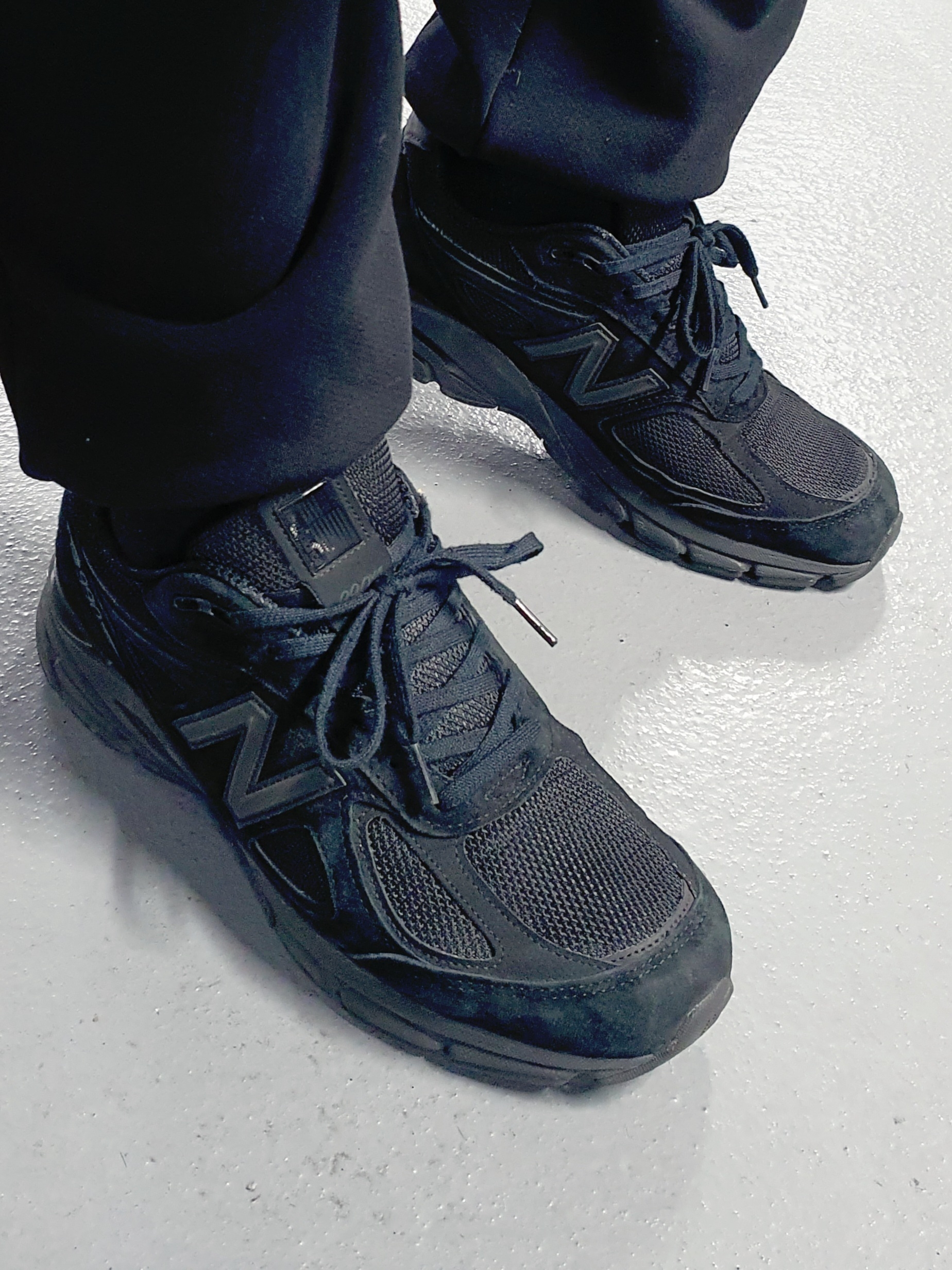 New Balance 990v4 Made in USA Black - D Standard 착용 스타일