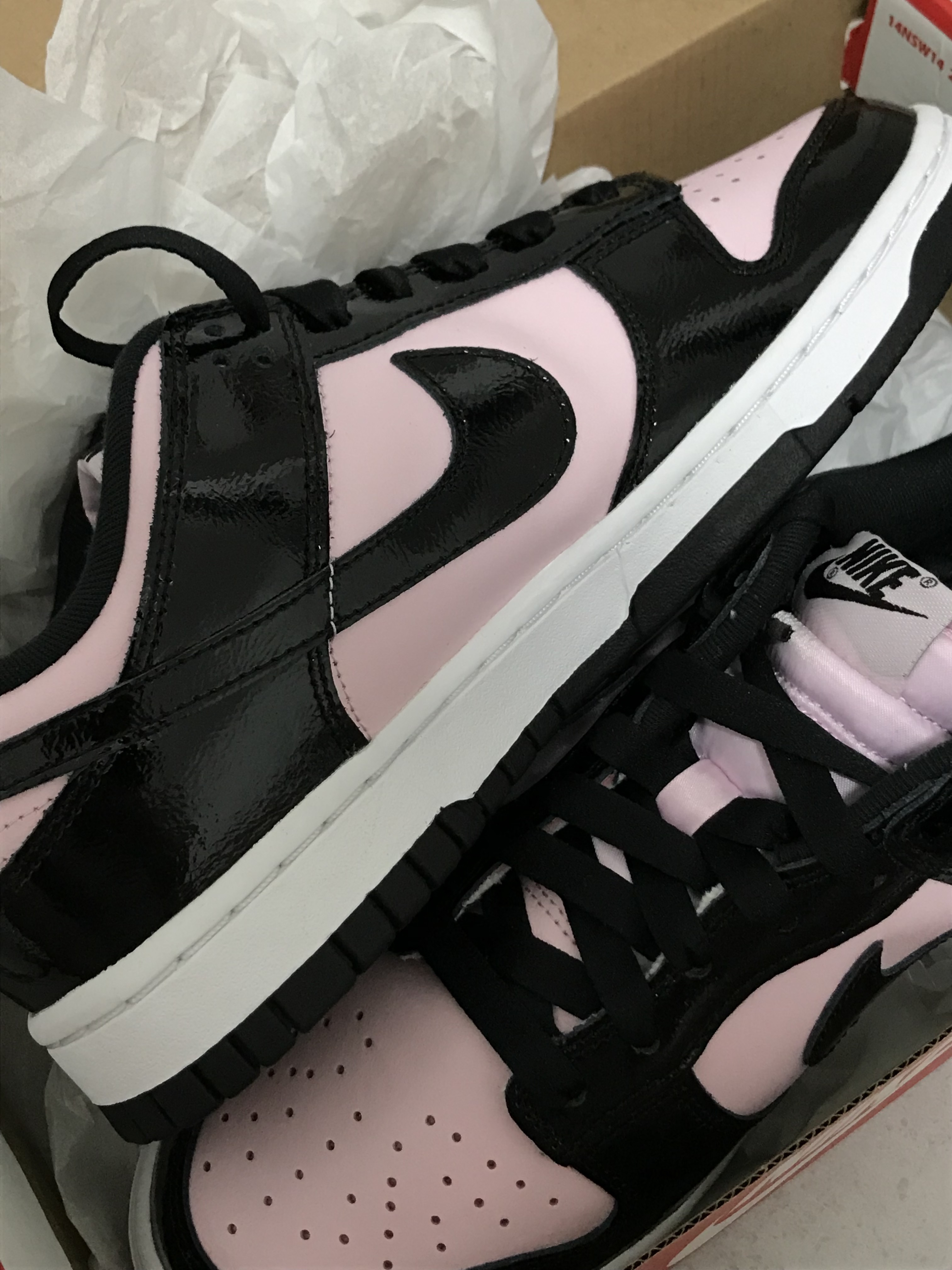 (W) Nike Dunk Low Essential Pink Foam Black 착용 스타일 - 1