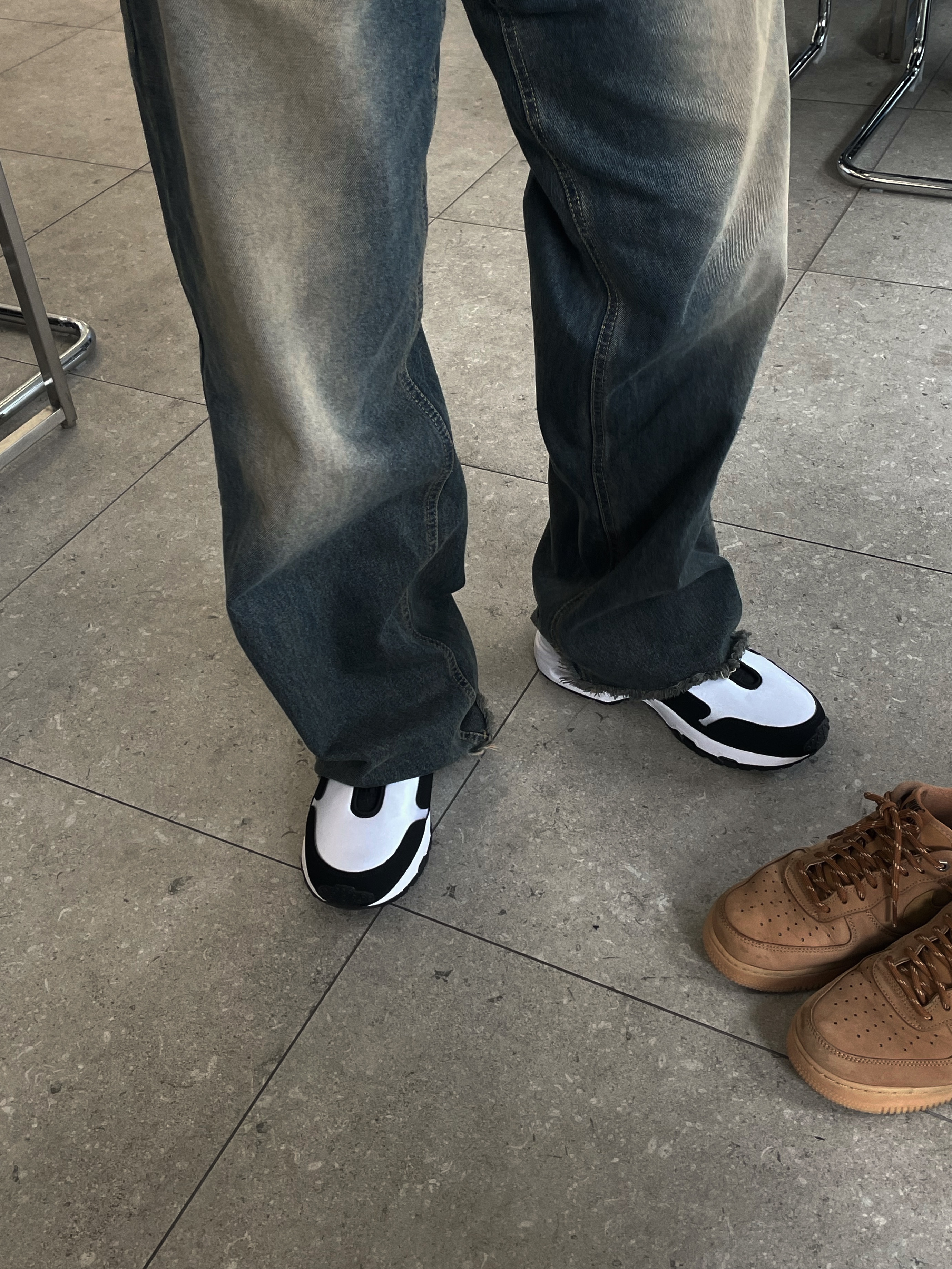 Nike x Comme des Garcons Homme Plus Air Max Sunder SP White Black, Undermycar Majanne Multi Button Oversized Wool Coat Black Oyster - 21FW 착용 스타일 - 5