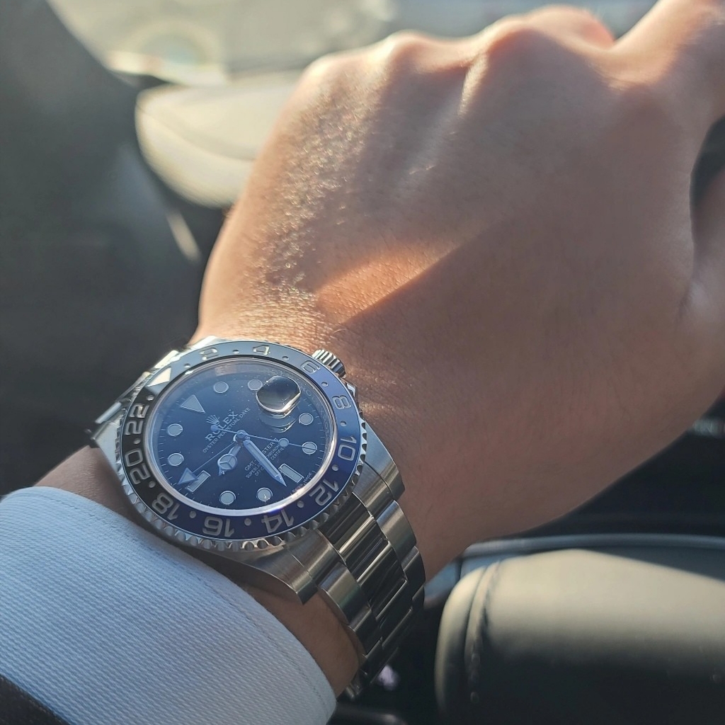 Rolex GMT-Master II 40mm 126710BLNR Black Oyster 착용 스타일 - 1