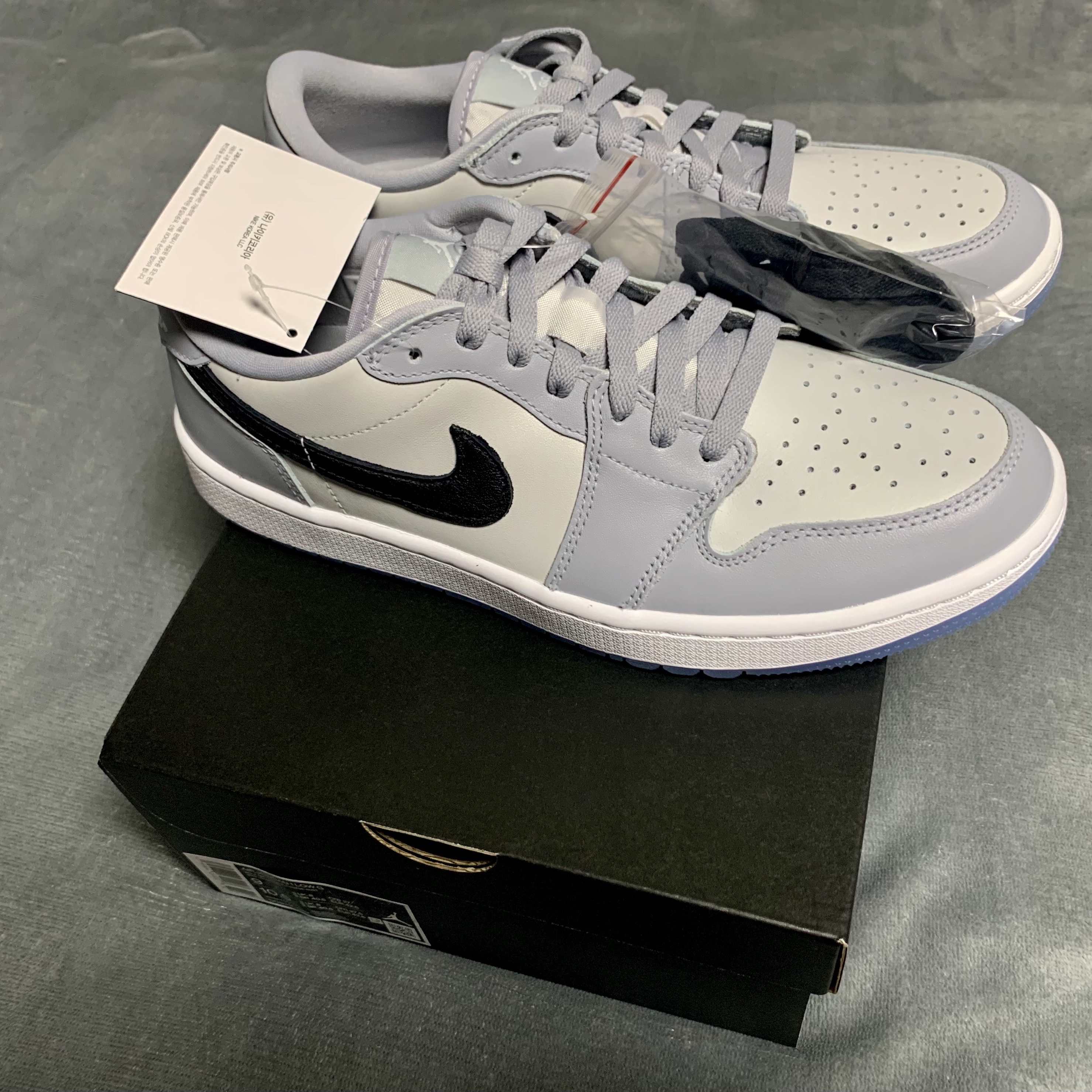 Jordan 1 Low Golf Wolf Grey 착용 스타일 - 2