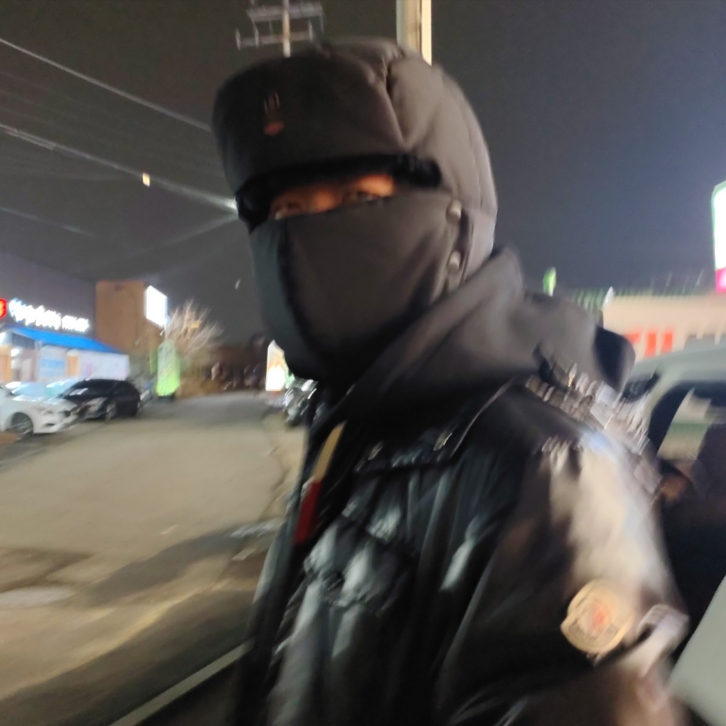 Undermycar x Umbro Mask Earflap Cap Black 착용 스타일 - 2