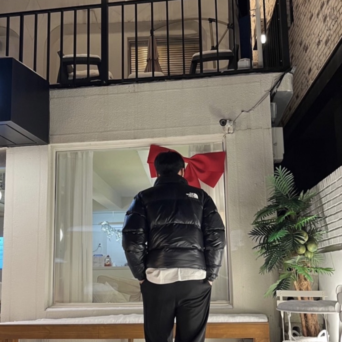 The North Face Nuptse Hybrid Down Ball Jacket Black 착용 스타일