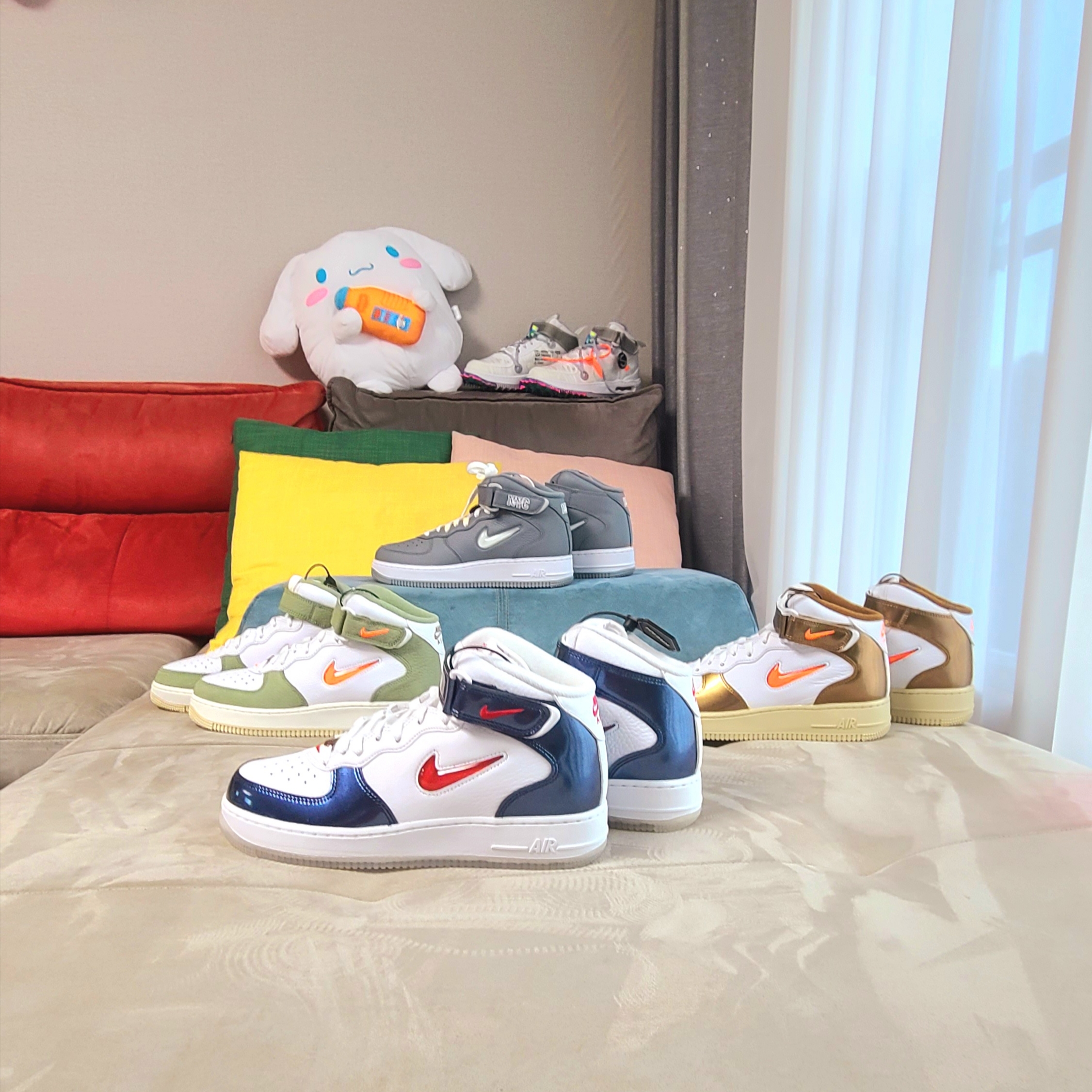 Nike Air Force 1 Mid QS University Red and Midnight Navy 착용 스타일