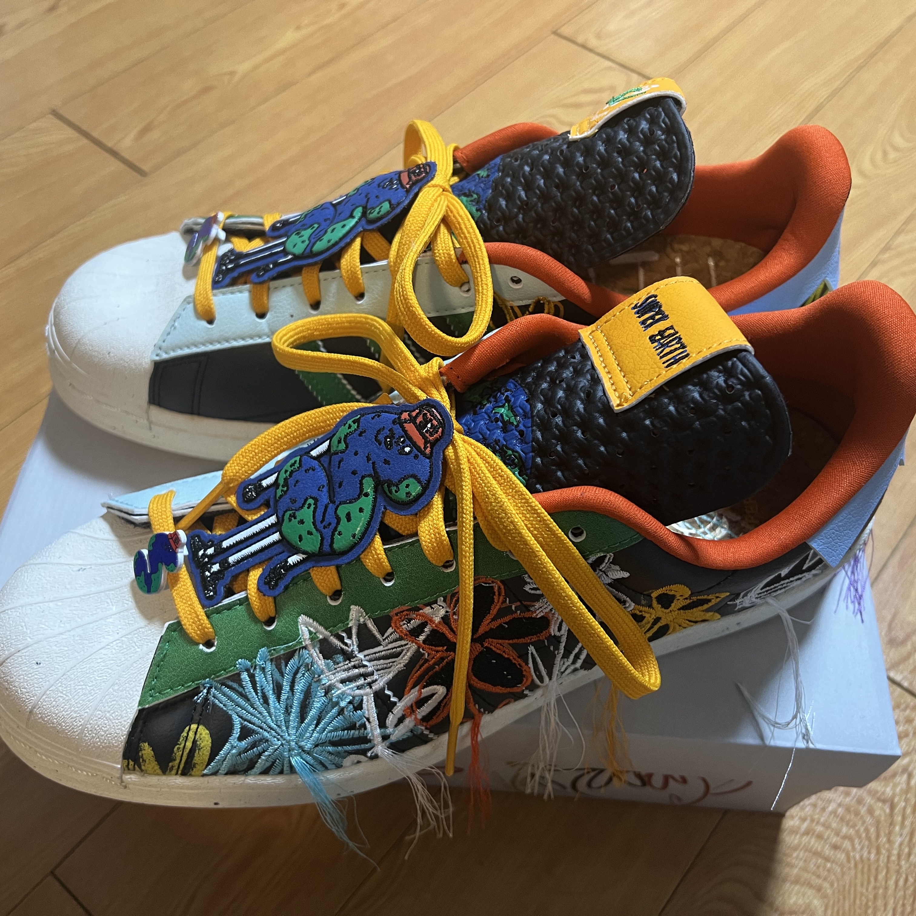 Adidas x Sean Wotherspoon Superstar Superearth Black 착용 스타일