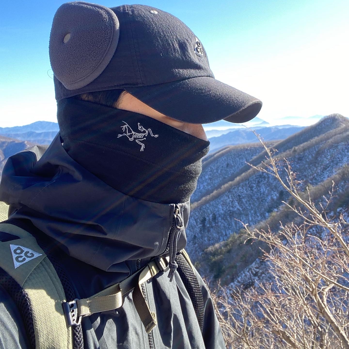 Nike ACG Therma-Fit ADV Lunar Lake Puffer Jacket Black - Asia, Nike ACG Mountain Fly Gore-Tex Black and Dark Grey 착용 스타일 - 3