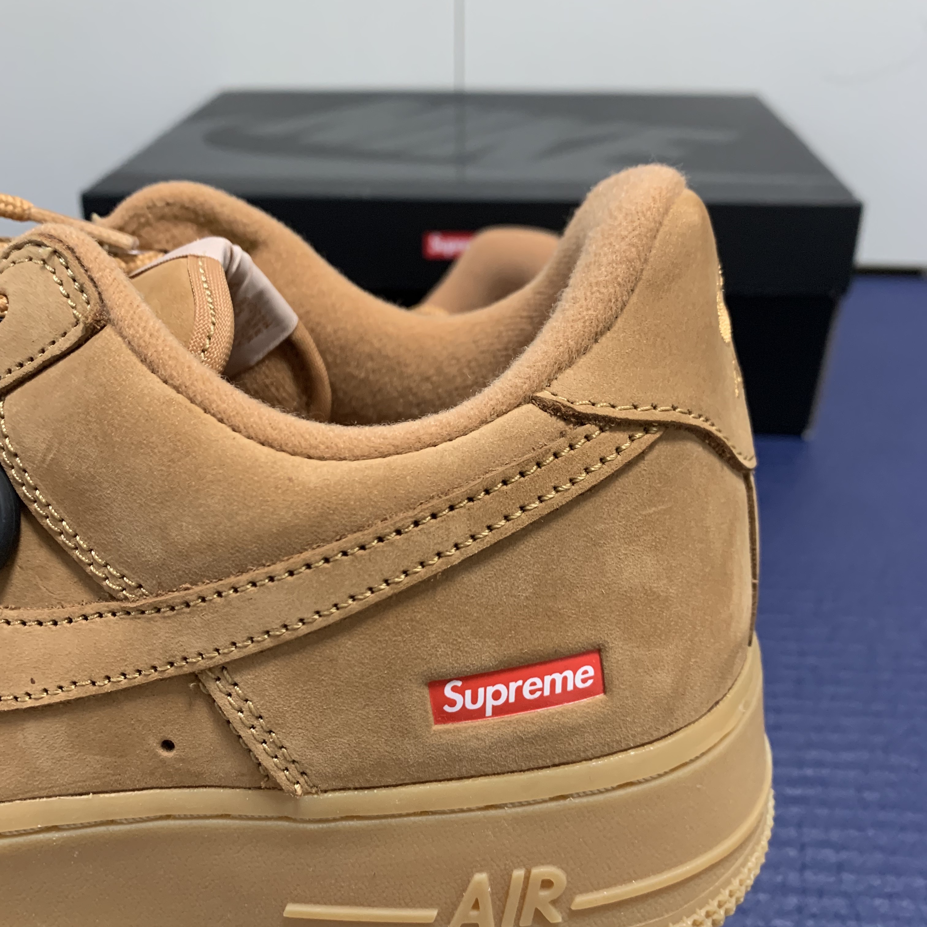 Nike x Supreme Air Force 1 Low Flax 착용 스타일 - 4
