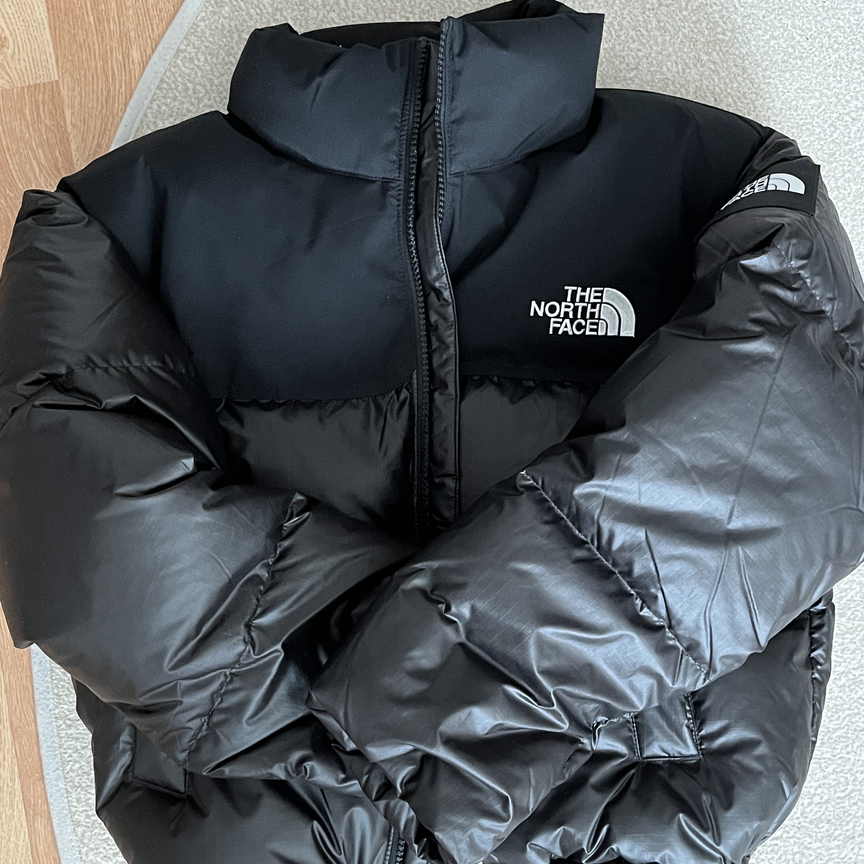 (W) The North Face White Label Novelty Nuptse Down Jacket Black 착용 스타일