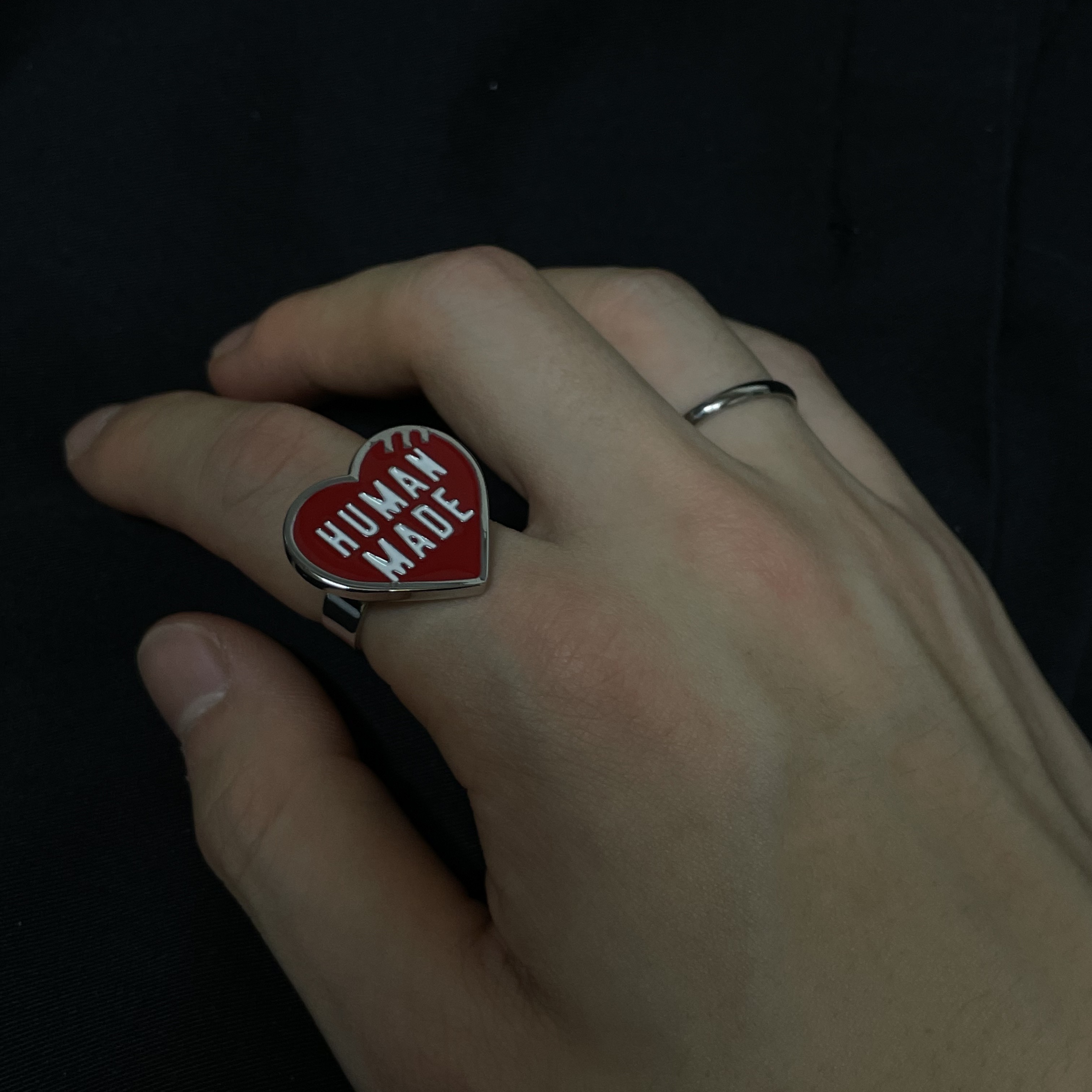 Human Made Heart Ring Red 착용 스타일