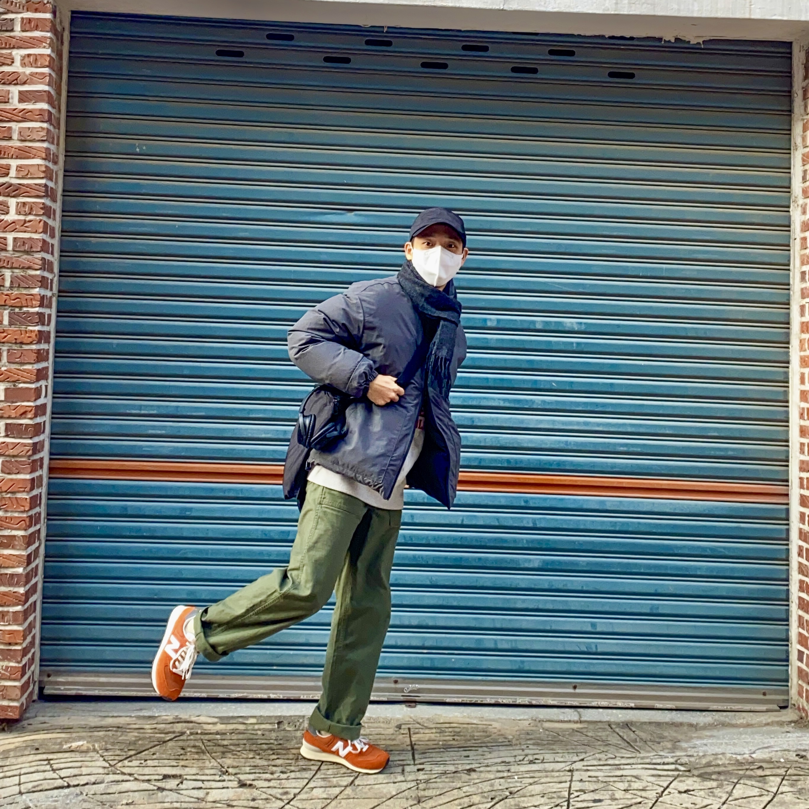 New Balance 574 Heritage Orange Burst White 착용 스타일