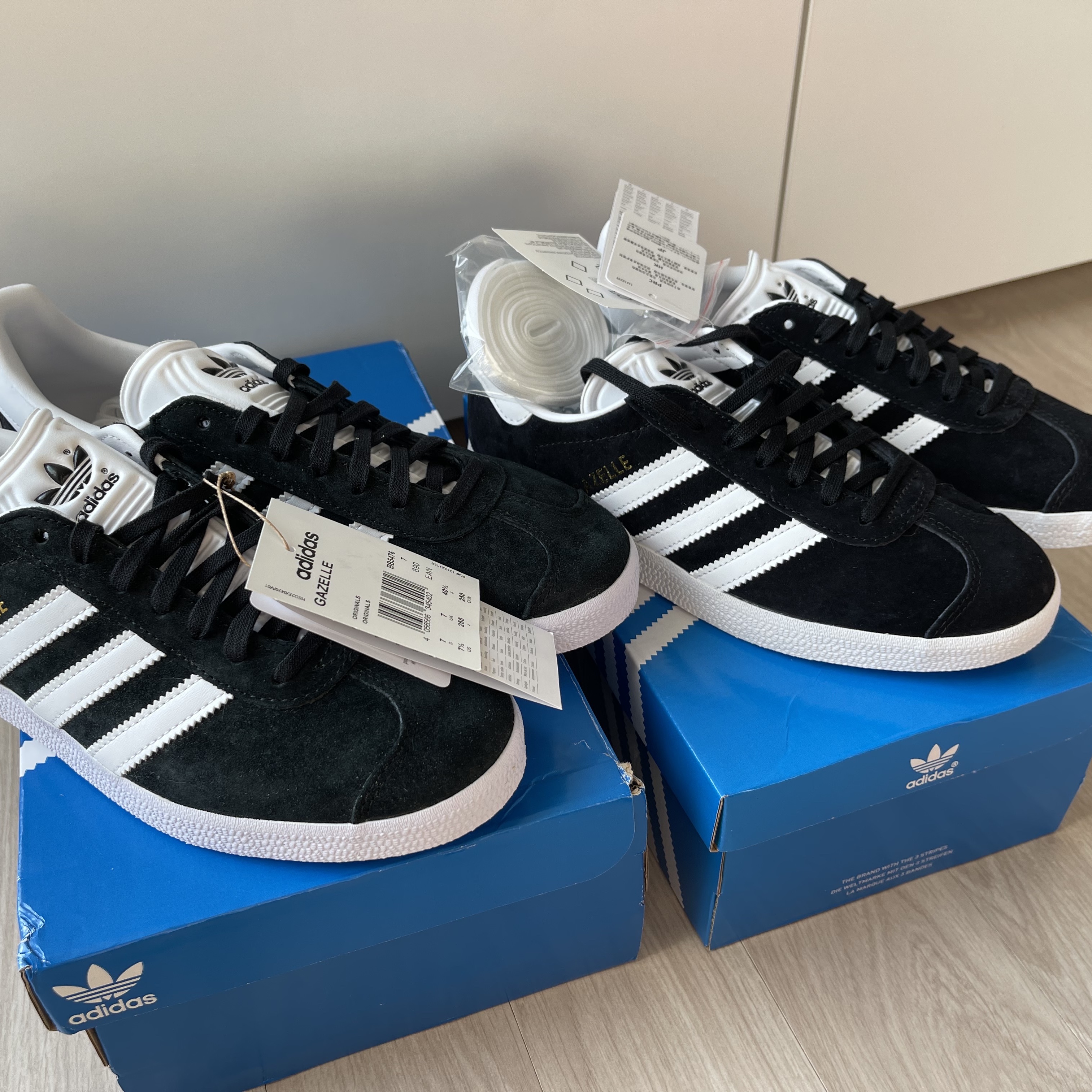 Adidas Gazelle Core Black White 착용 스타일