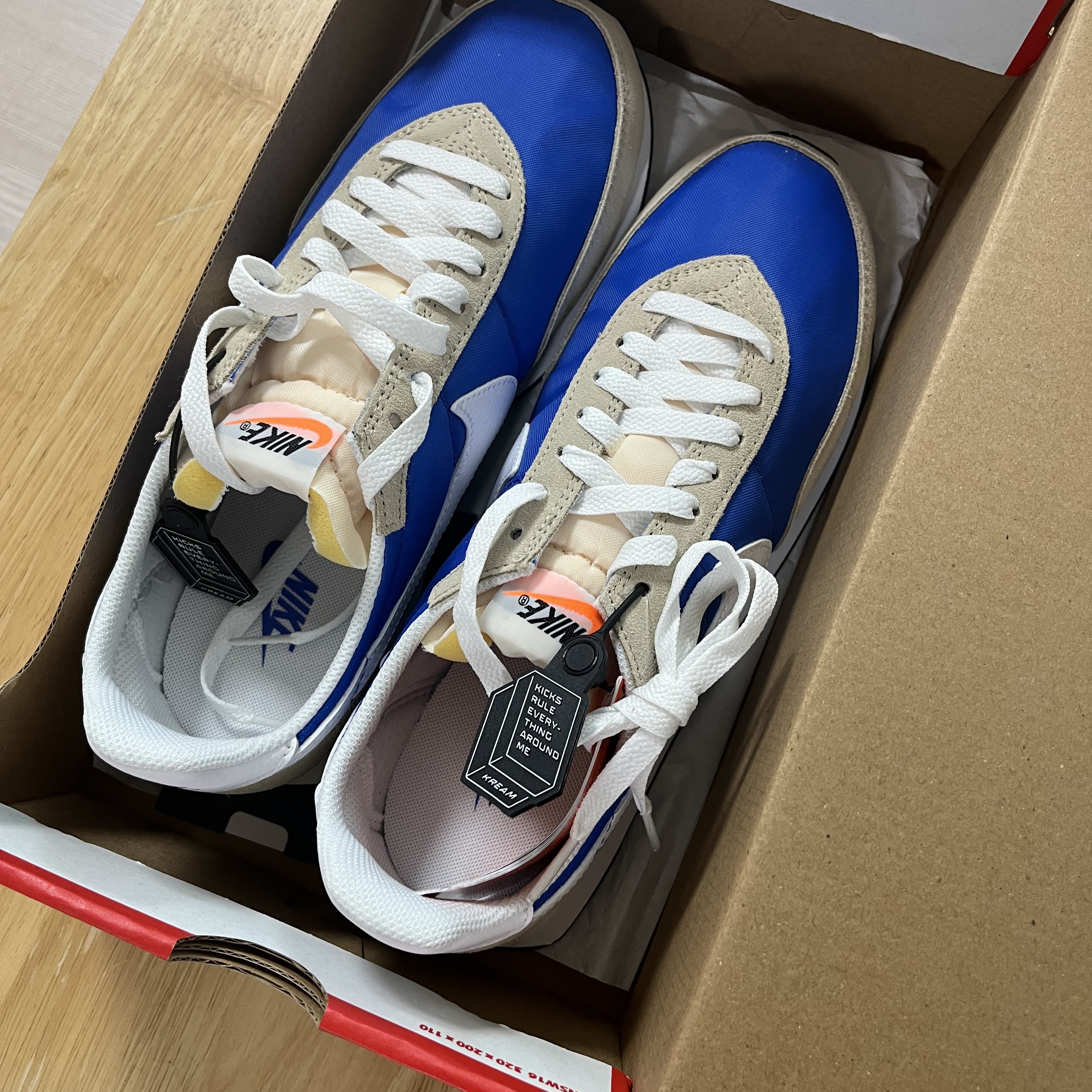 Nike Waffle Trainer 2 Hyper Royal Rattan 착용 스타일 - 2