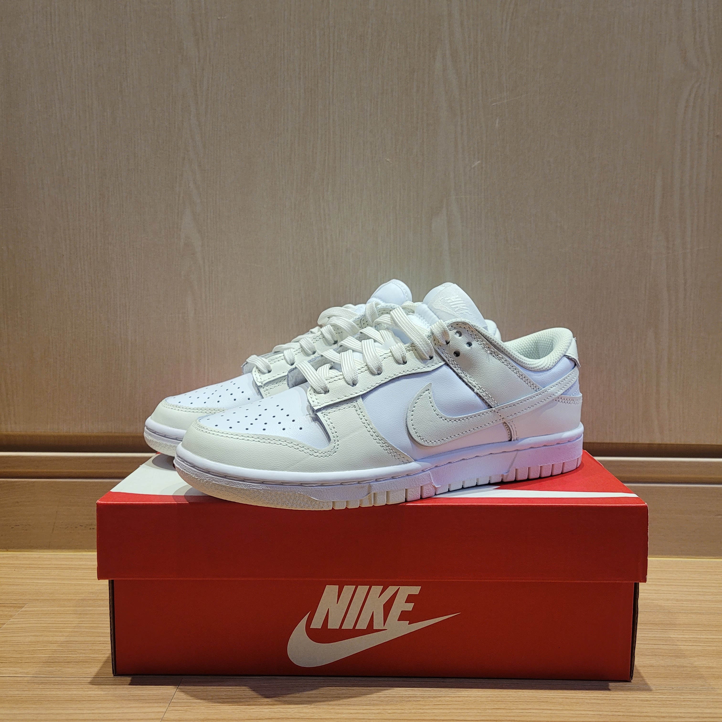 (W) Nike Dunk Low White and Sail 착용 스타일