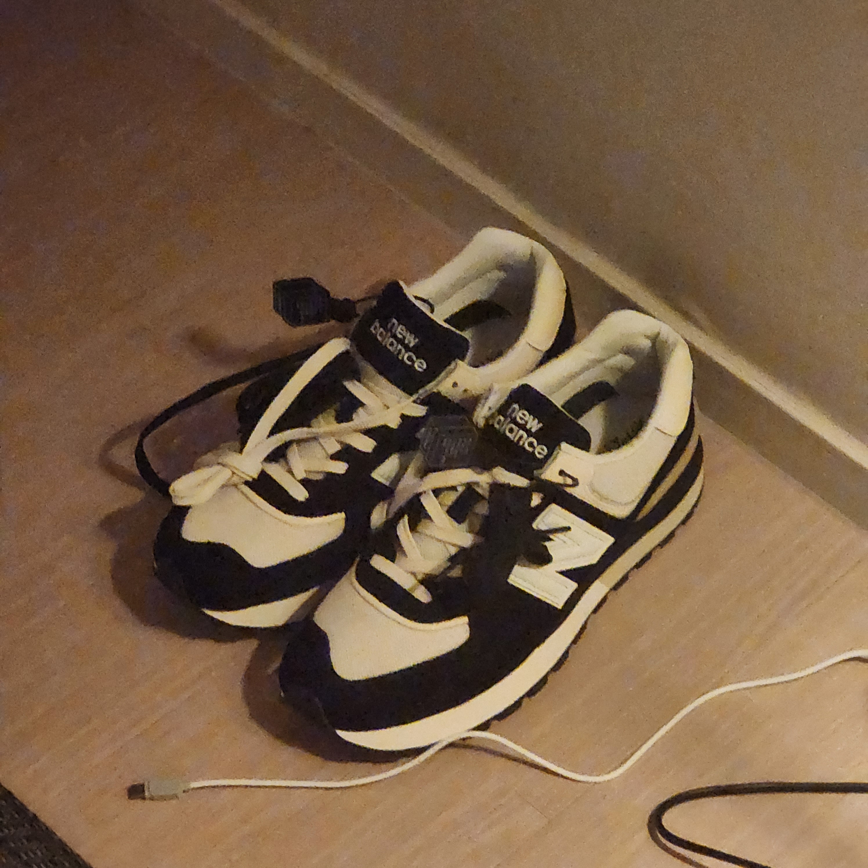 New Balance 574 Legacy Black Angora 착용 스타일