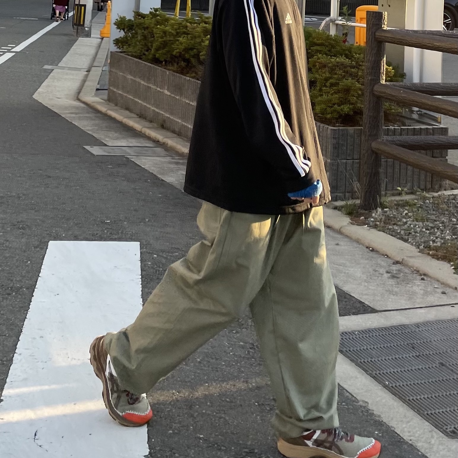 Asics x Vivienne Westwood Gel-Kayano 27 DE Ox Brown, Arc'teryx Squamish Hoody Fluidity 착용 스타일
