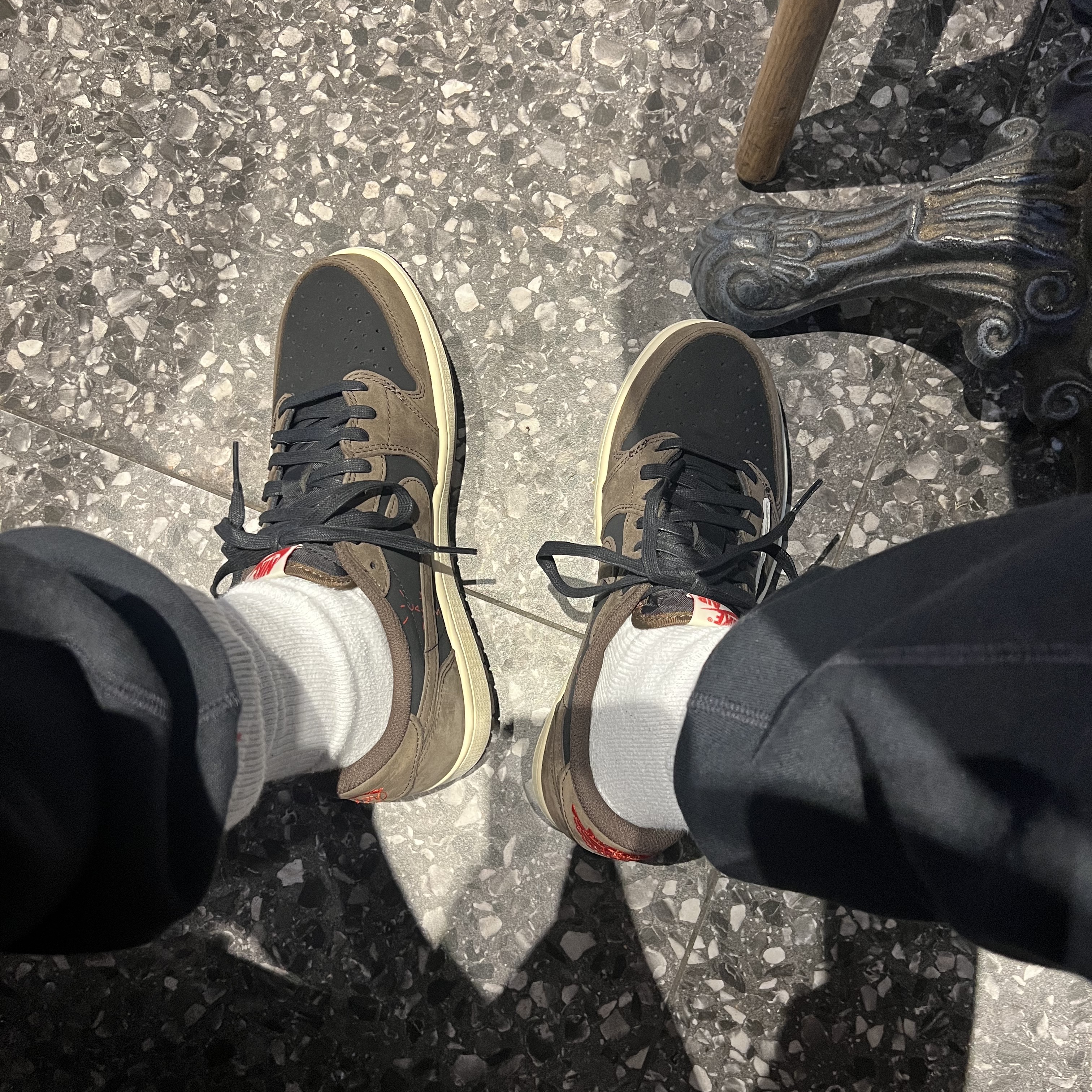Jordan 1 x Travis Scott Retro Low OG SP Mocha 착용 스타일